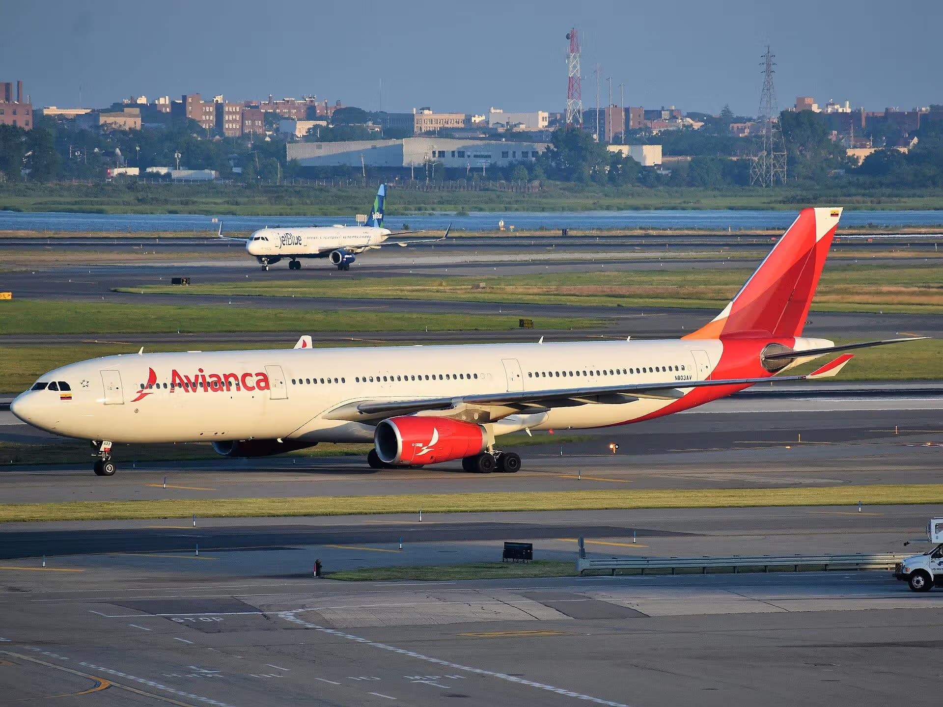 N803AV — Airbus