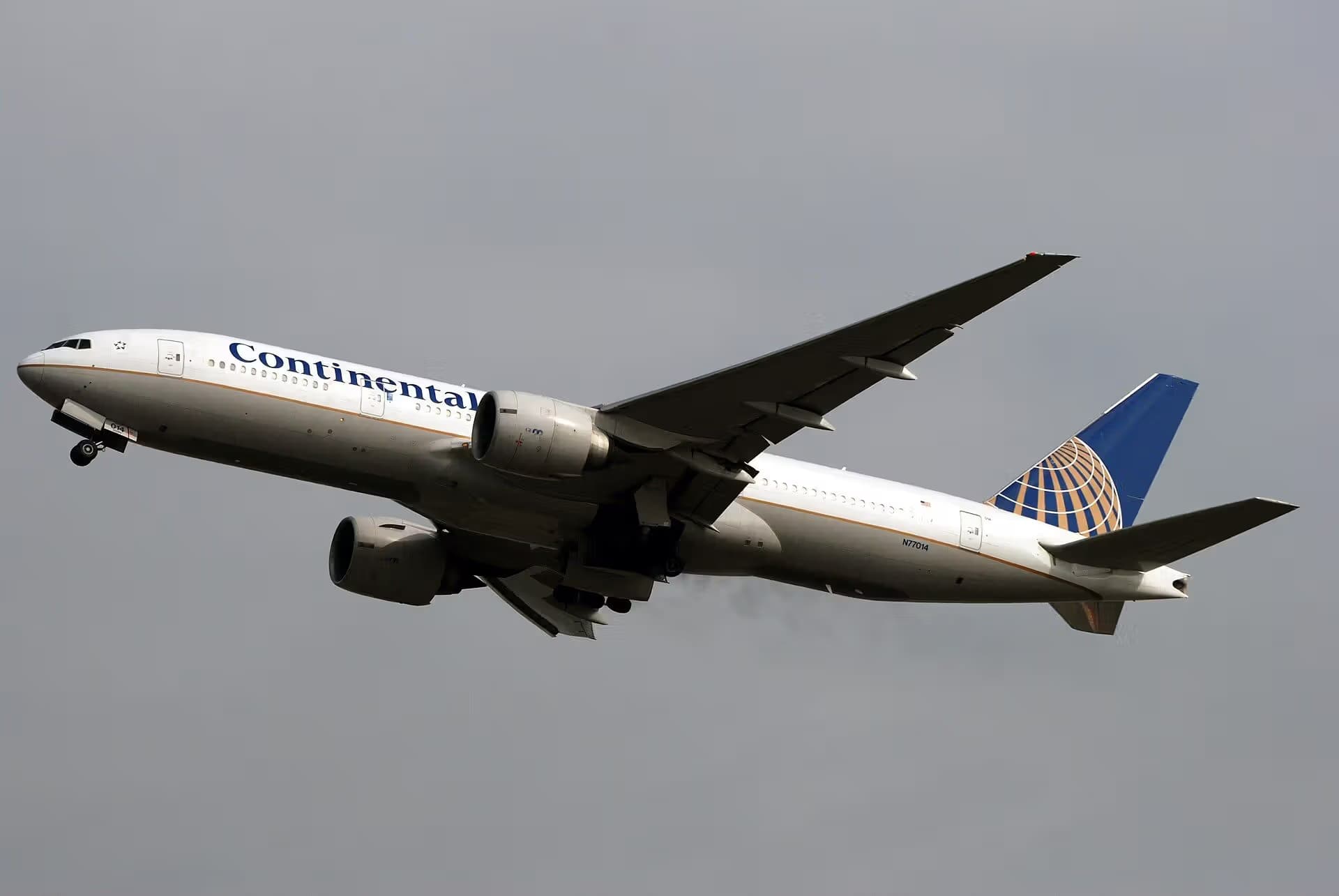N77014 — Boeing