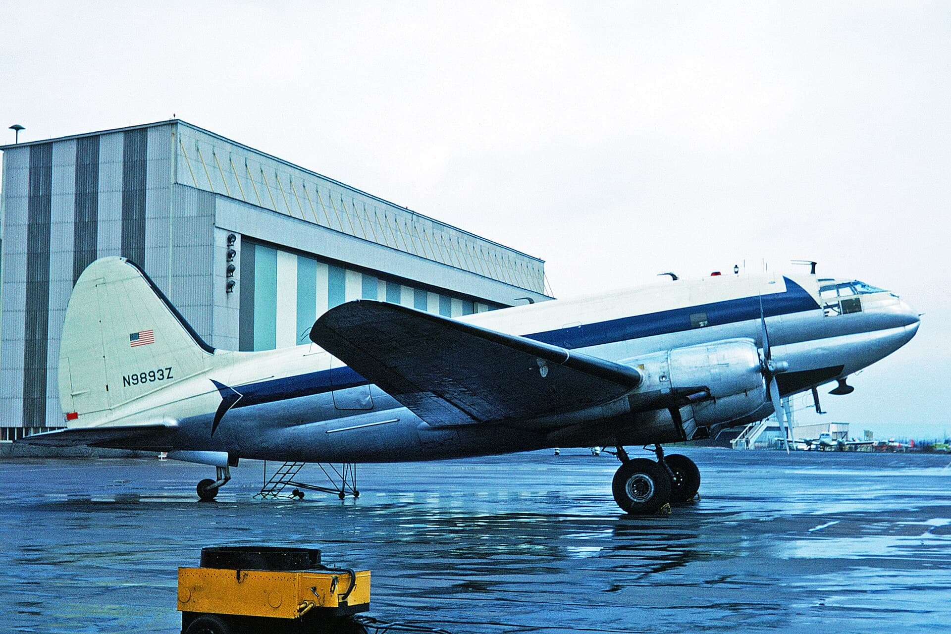 N9893Z — Twin-engine aircraft