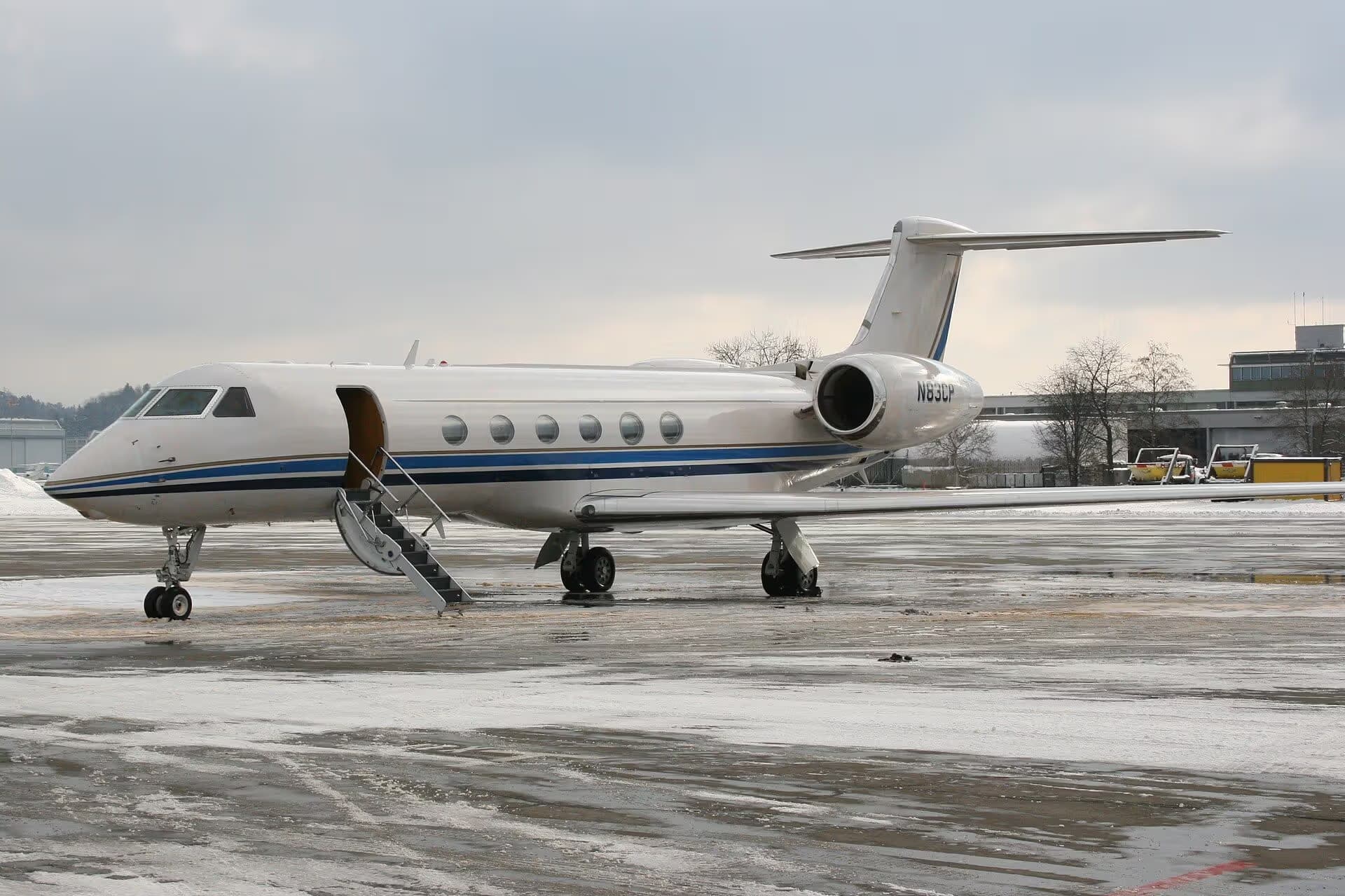 N83CP — Business jet