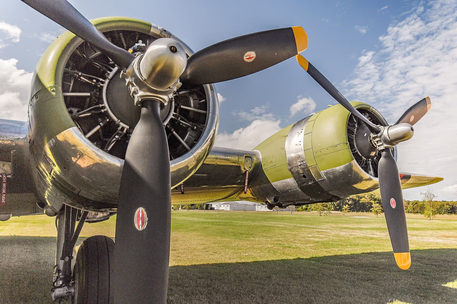 Unidentified — Twin-engine aircraft