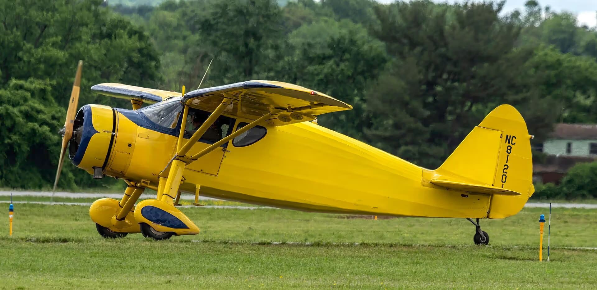 Unidentified — Single-engine aircraft