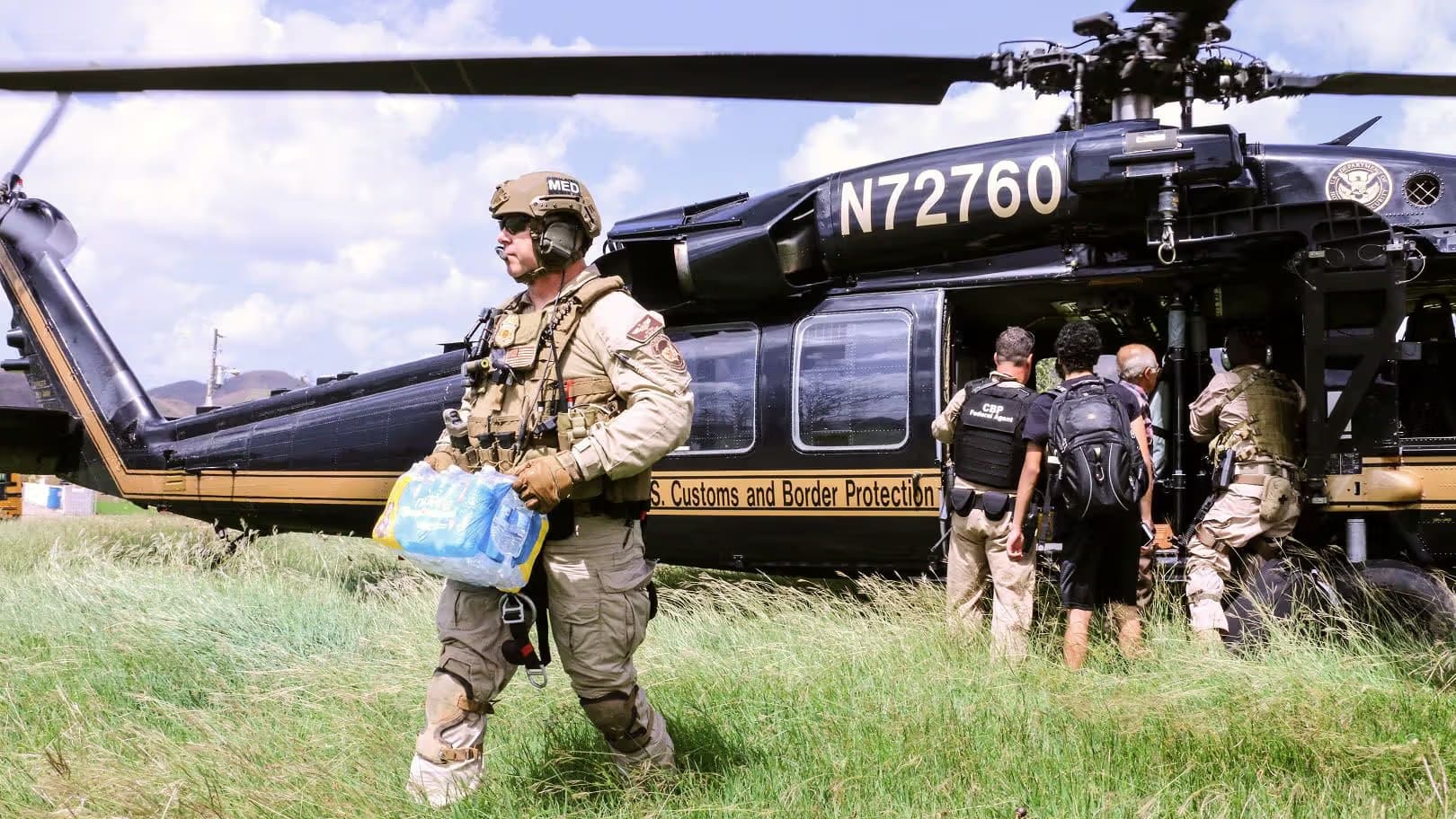 N72760 — Helicopter