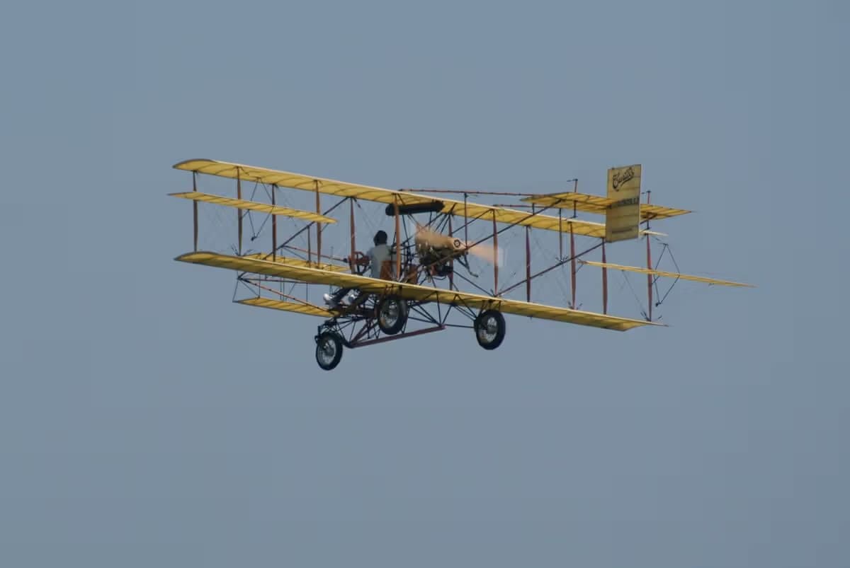 Unidentified — Aircraft