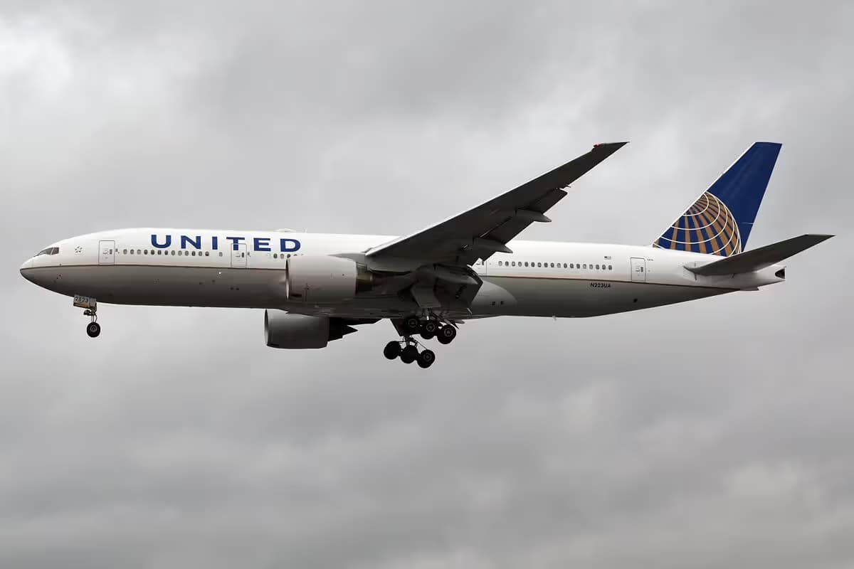 N223UA — Boeing