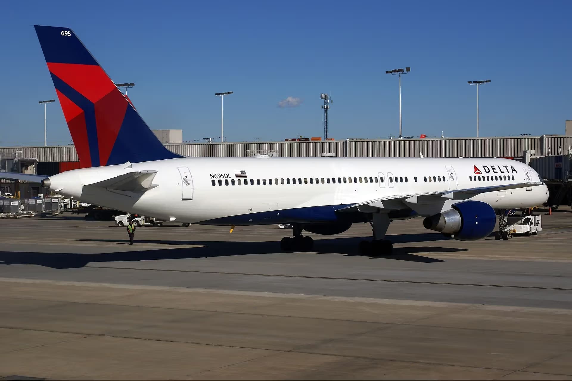 N695DL — Boeing