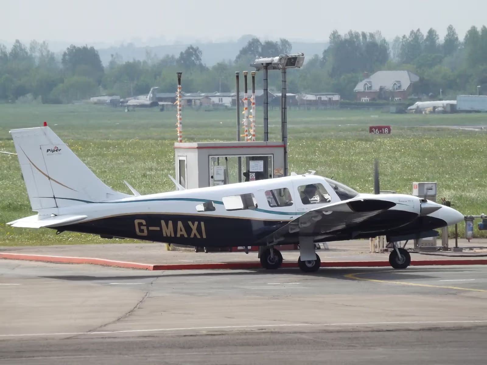 G-MAXI — Piper