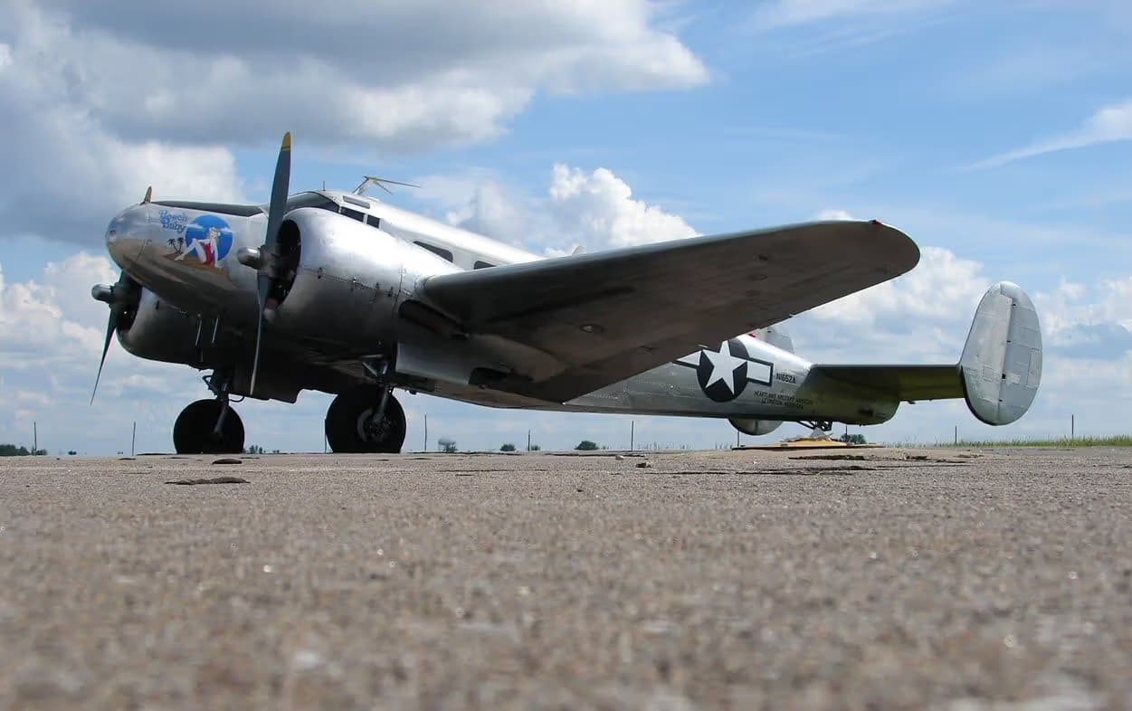 N165ZA — Beech