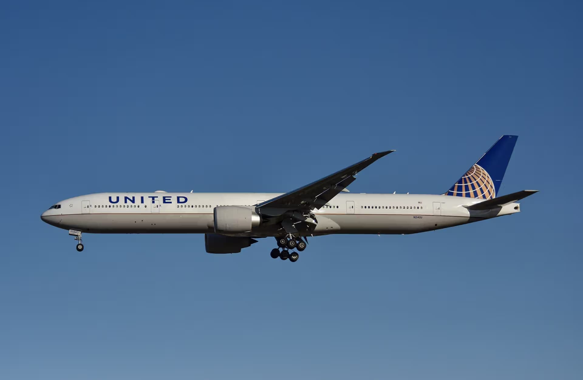 N2140U — Boeing