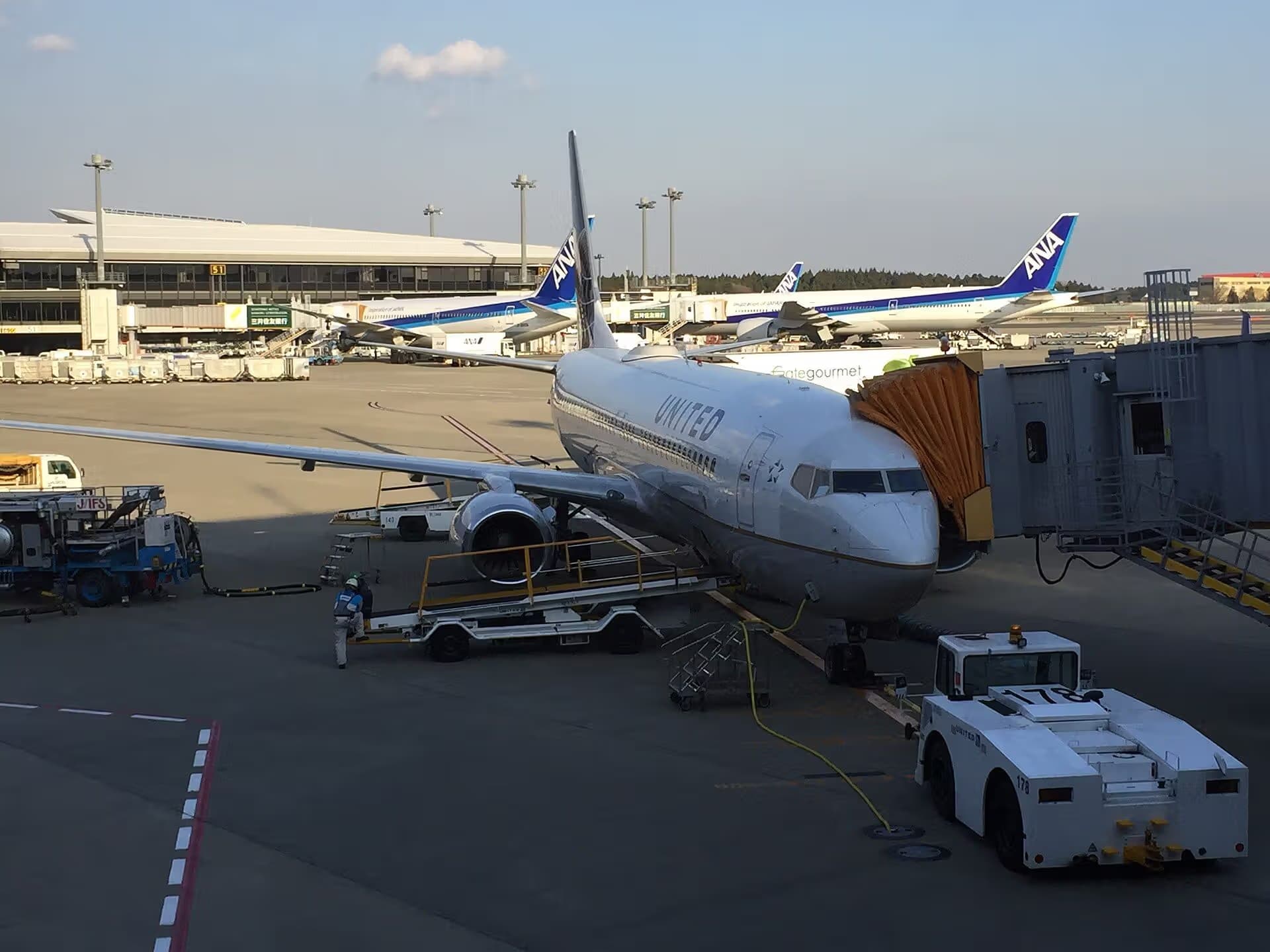 N73299 — Twin-engine aircraft