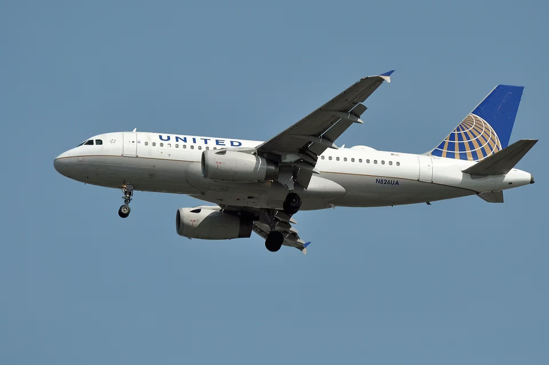 N826UA — Airbus