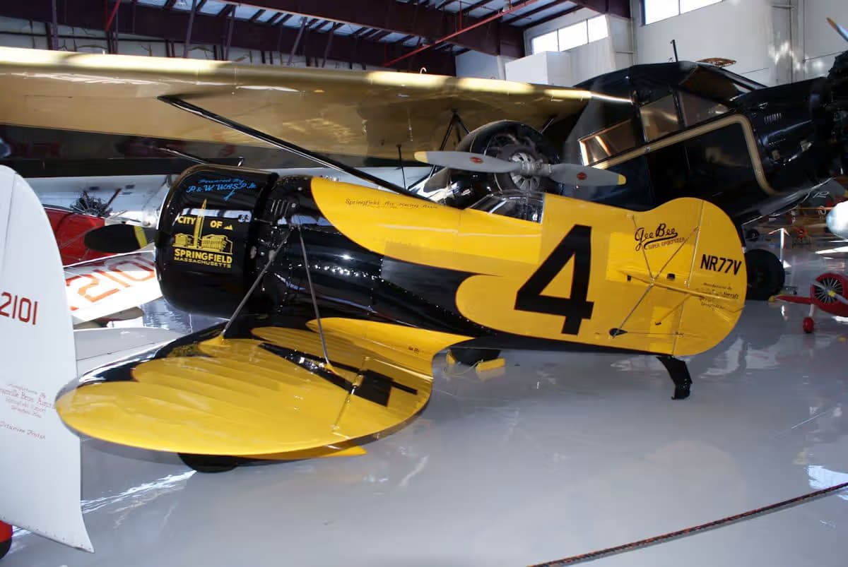 Unidentified — Single-engine aircraft