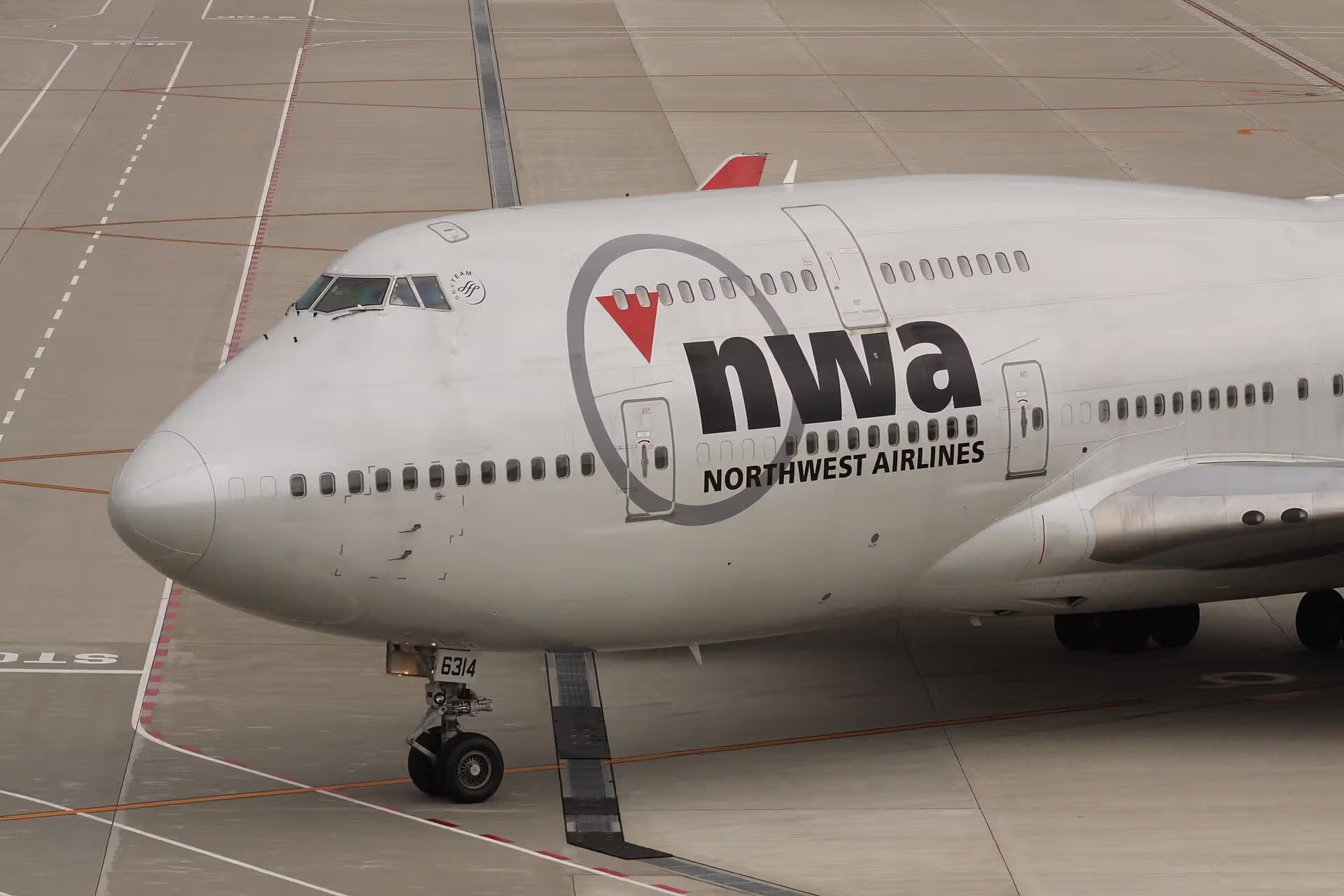 N674US — Boeing