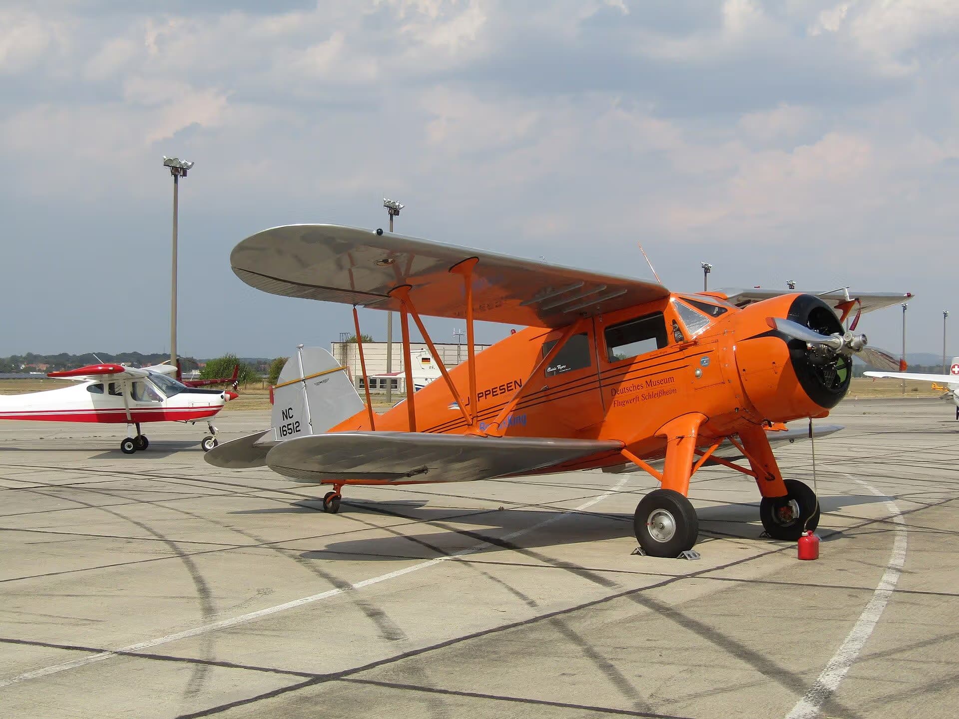Unidentified — Single-engine aircraft