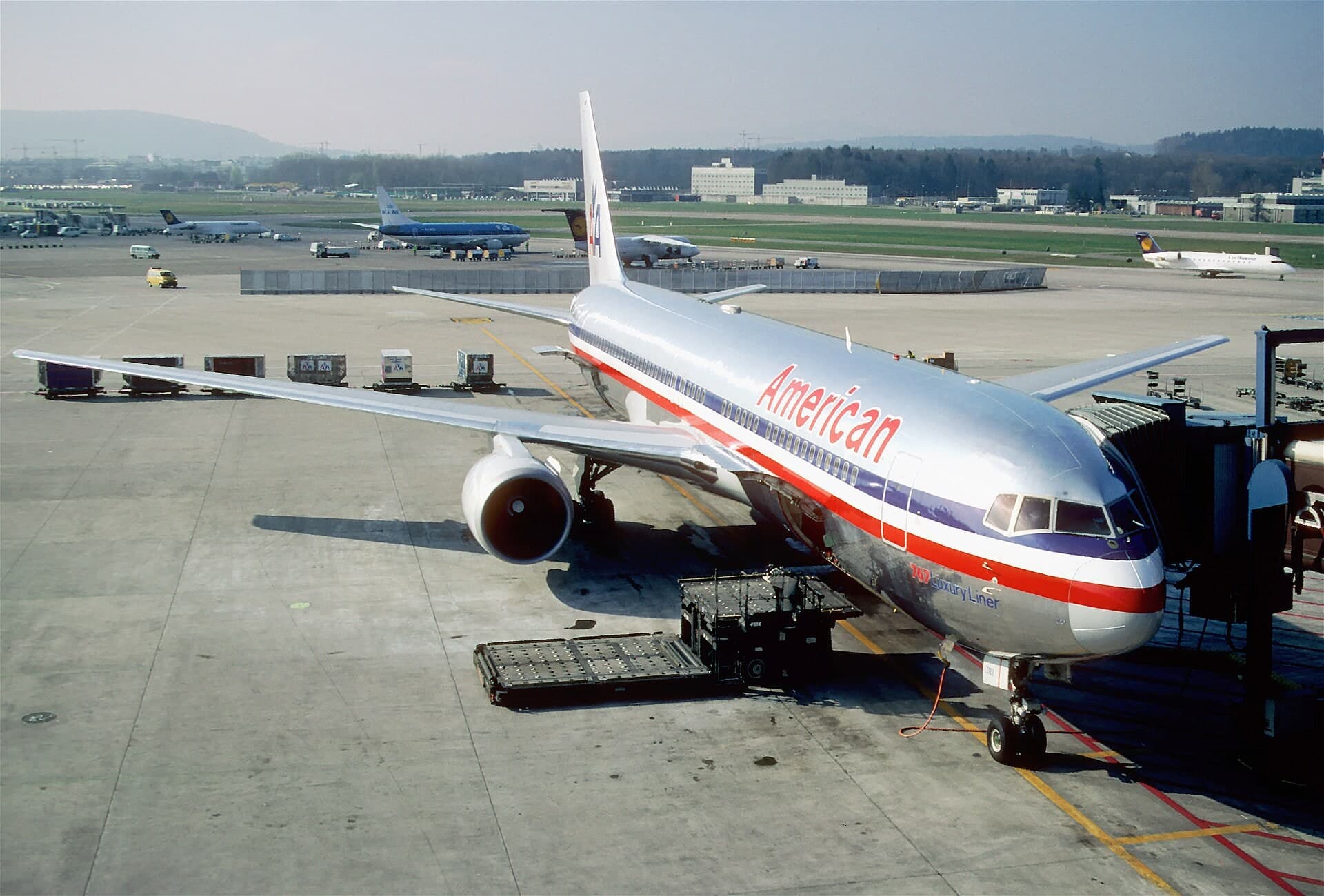 N389AA — Boeing