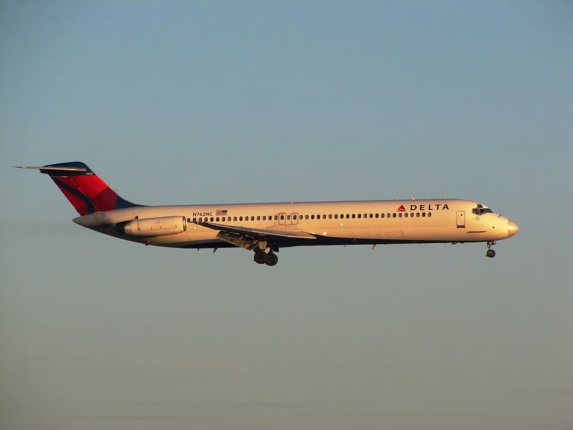N762NC — Douglas