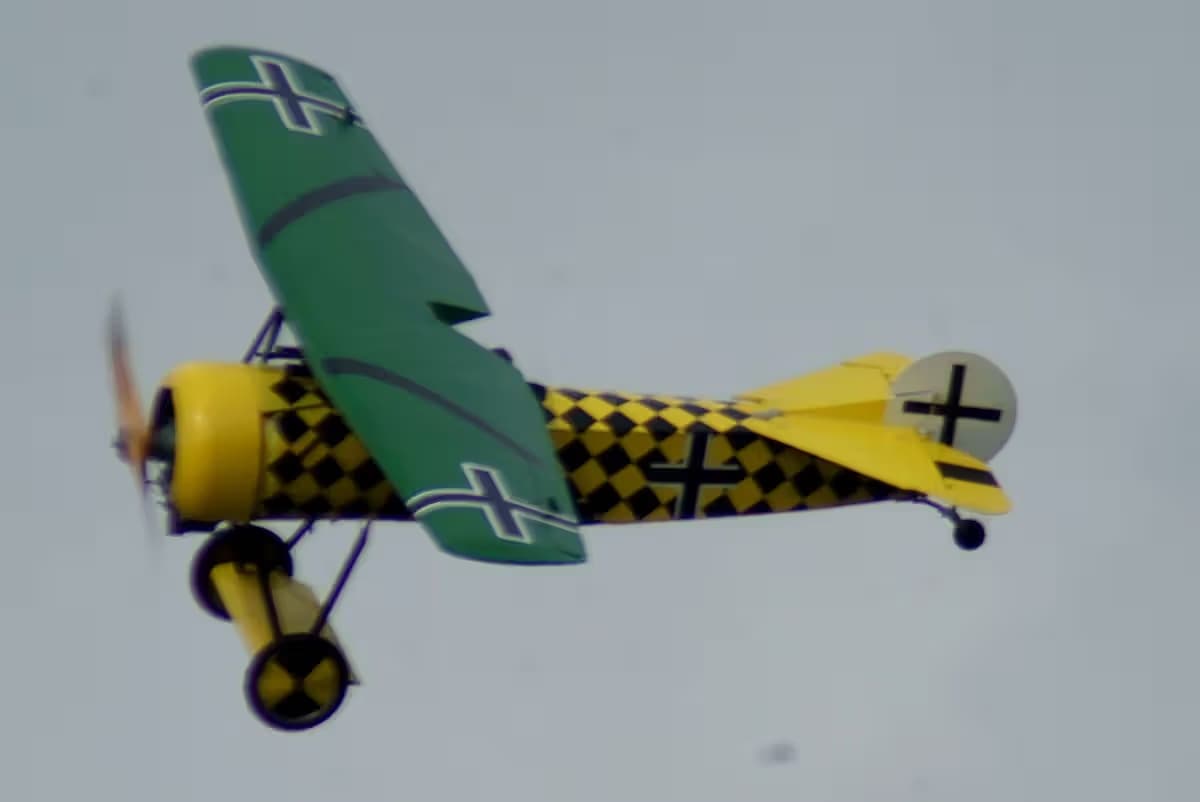 Unidentified — Single-engine aircraft