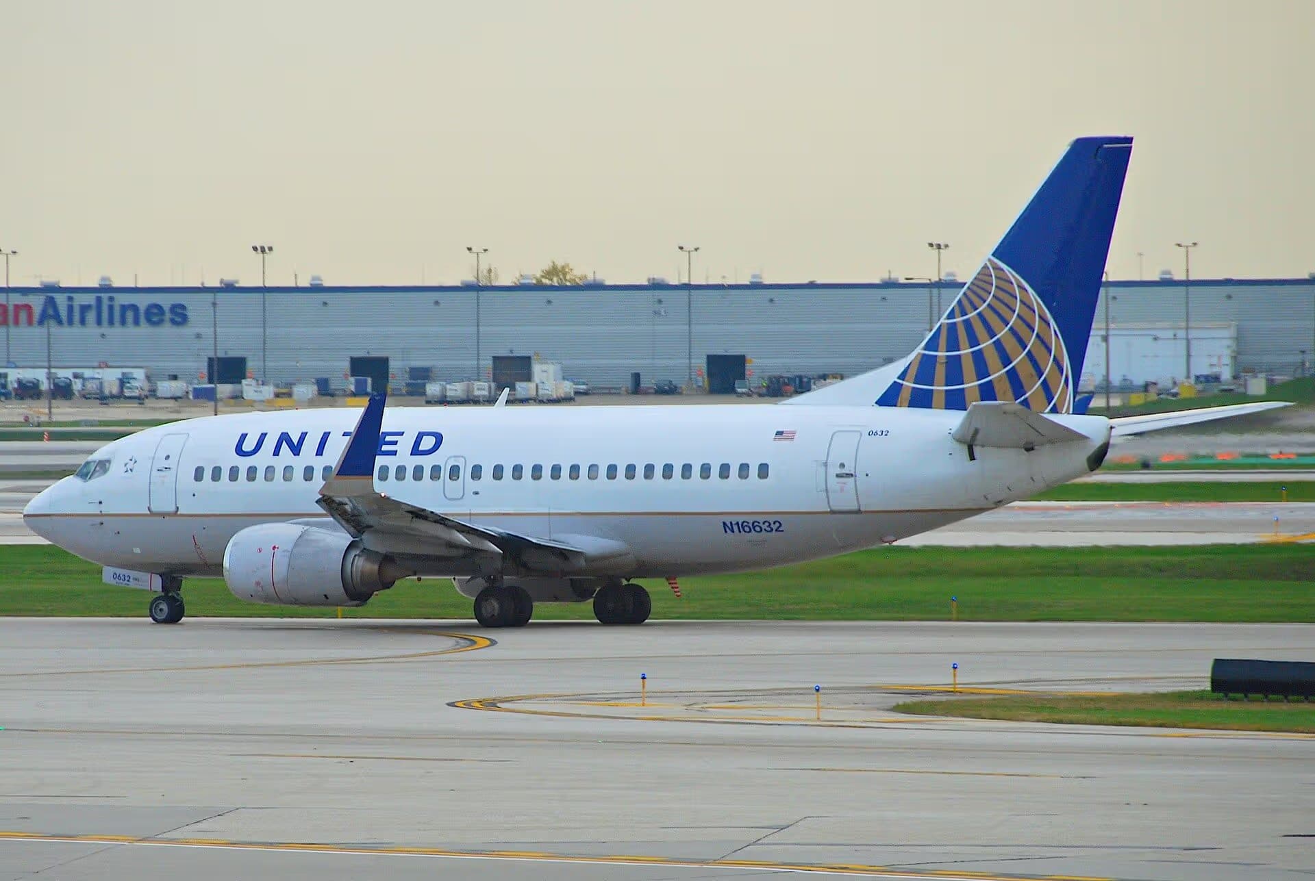 N16632 — Twin-engine aircraft