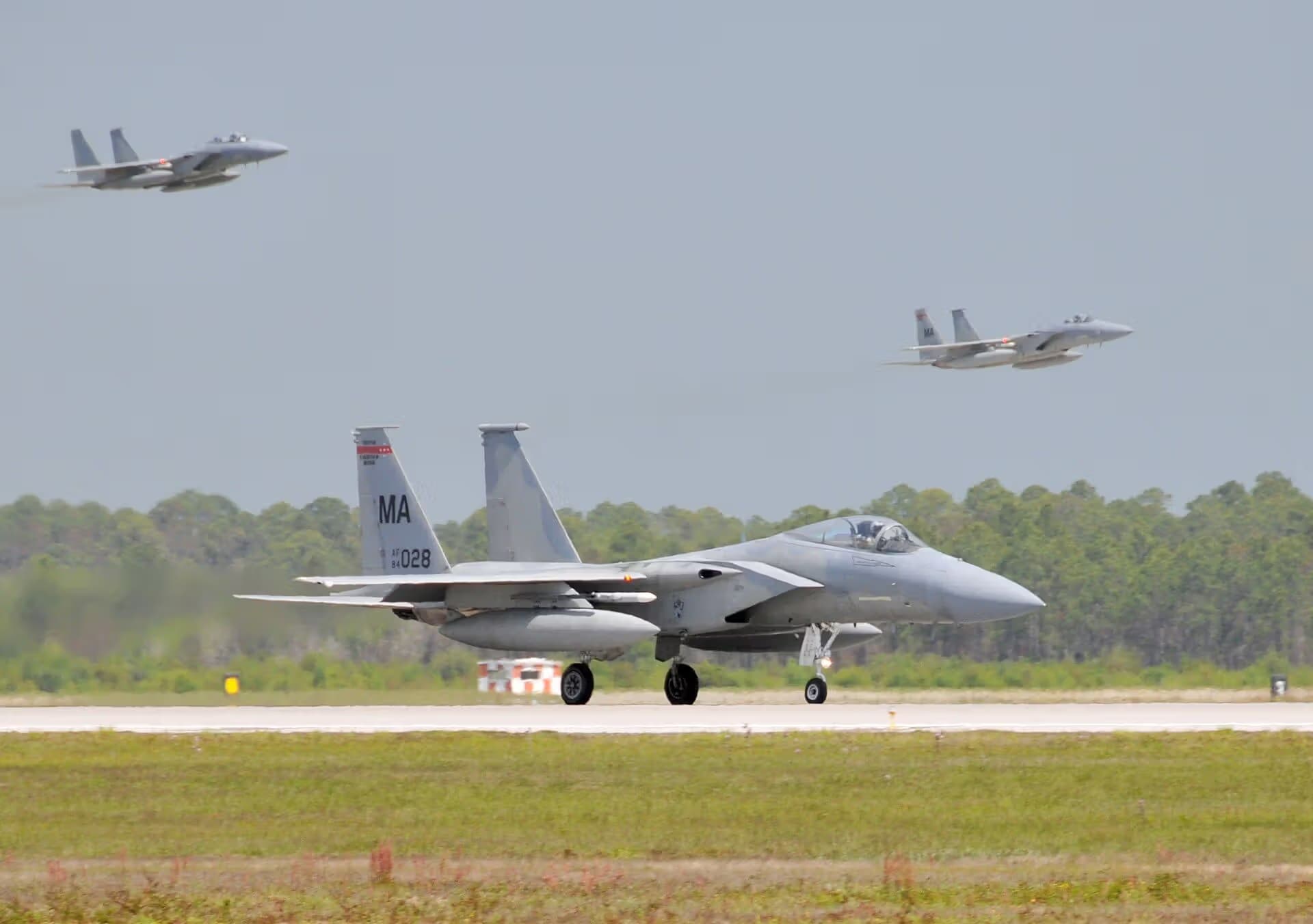 Unidentified — Aircraft at Tyndall Air Force Base