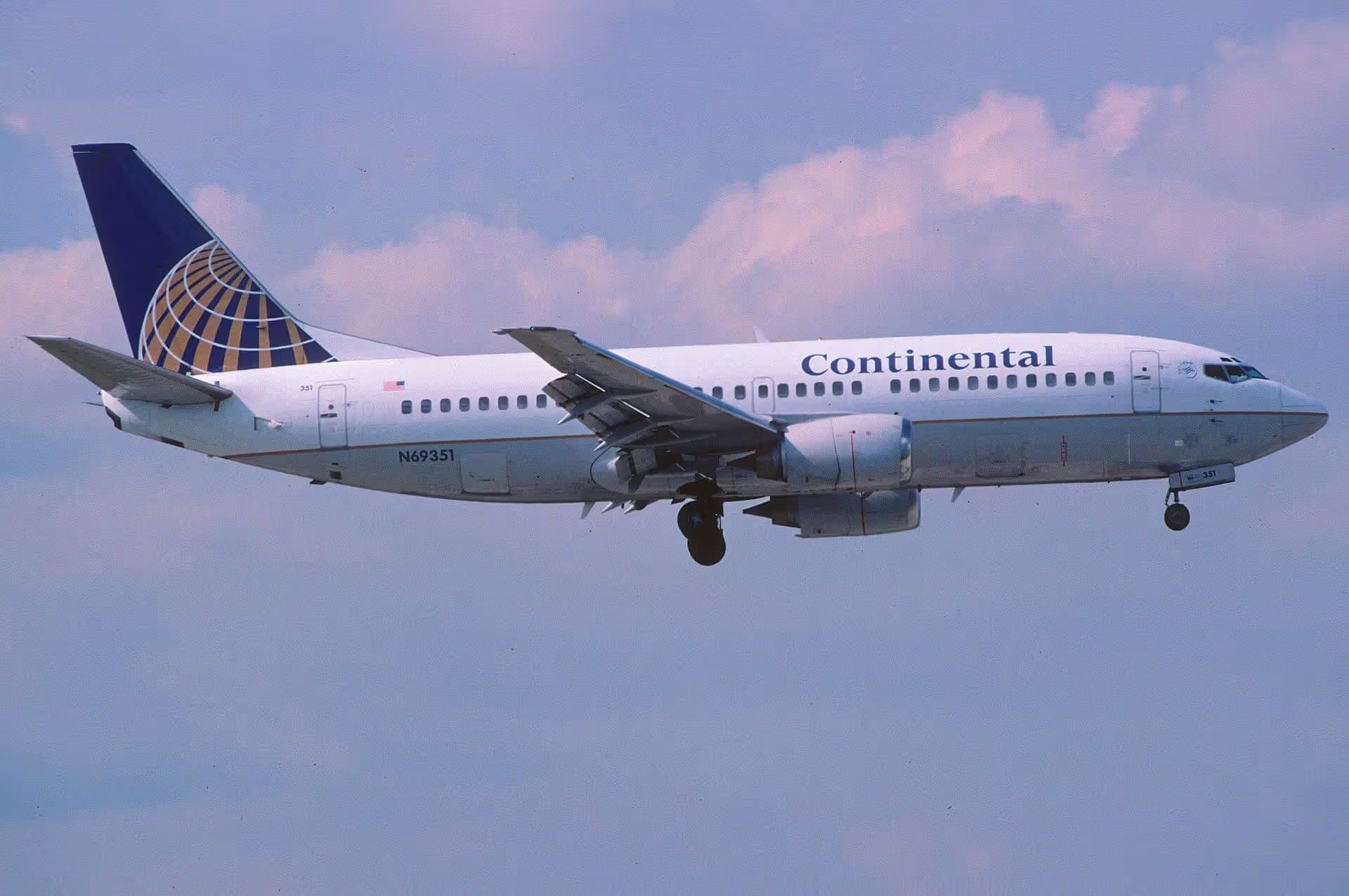N69351 — Twin-engine aircraft