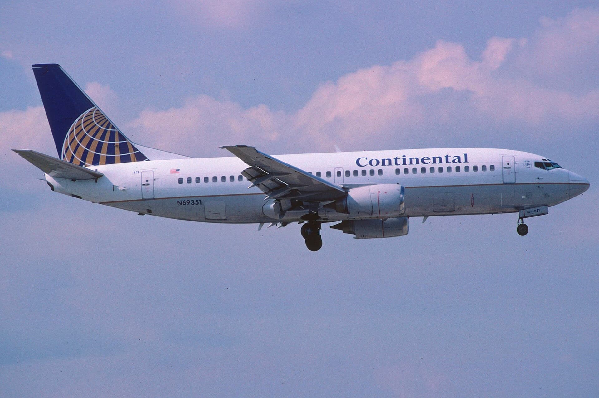 N69351 — Twin-engine aircraft