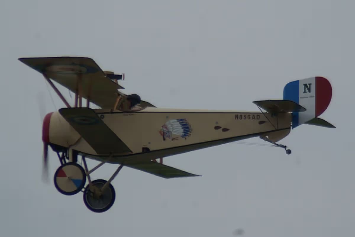 Unidentified — Single-engine aircraft