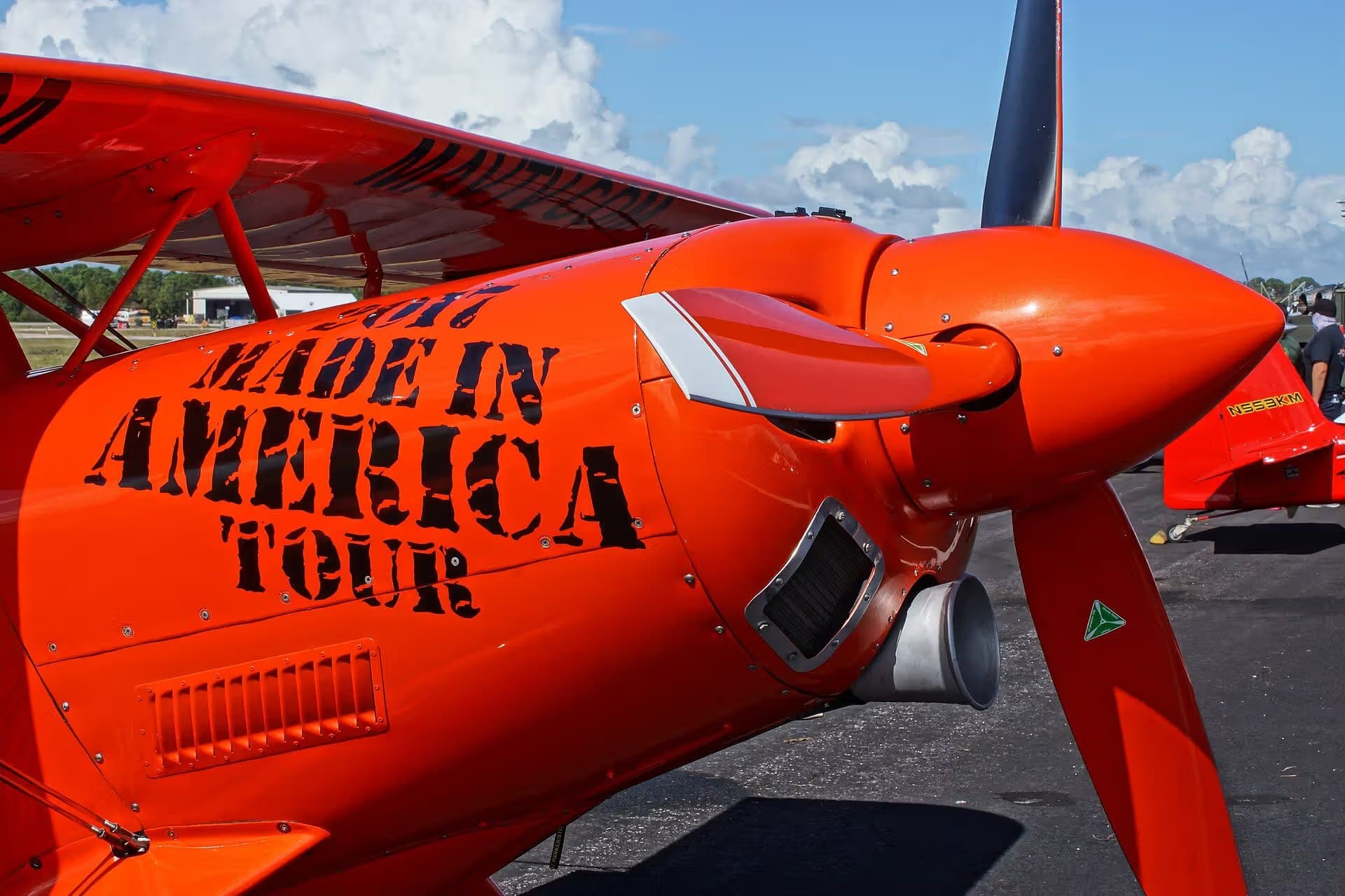 Unidentified — Single-engine aircraft