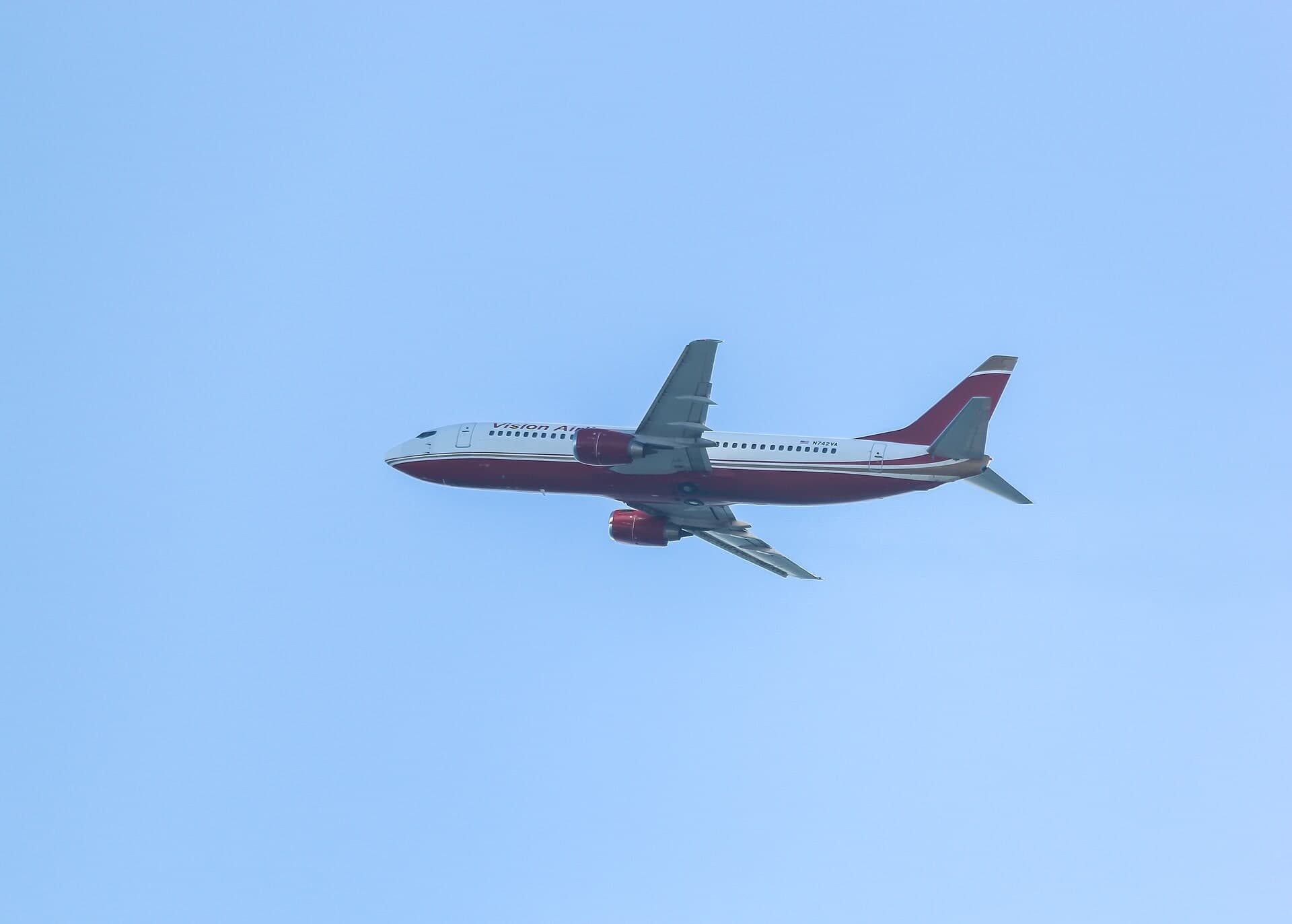 N742VA — Twin-engine aircraft