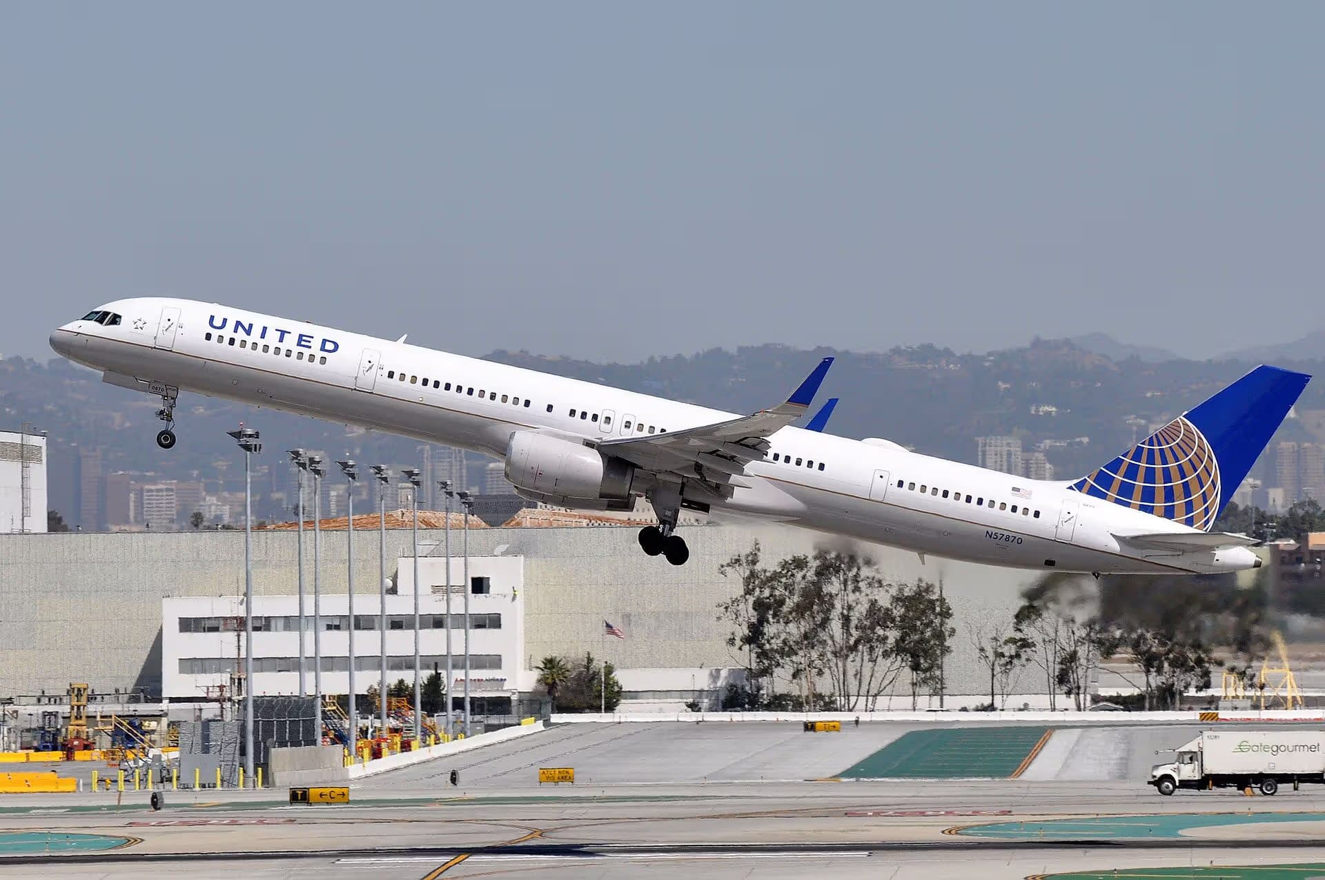 N57870 — Boeing