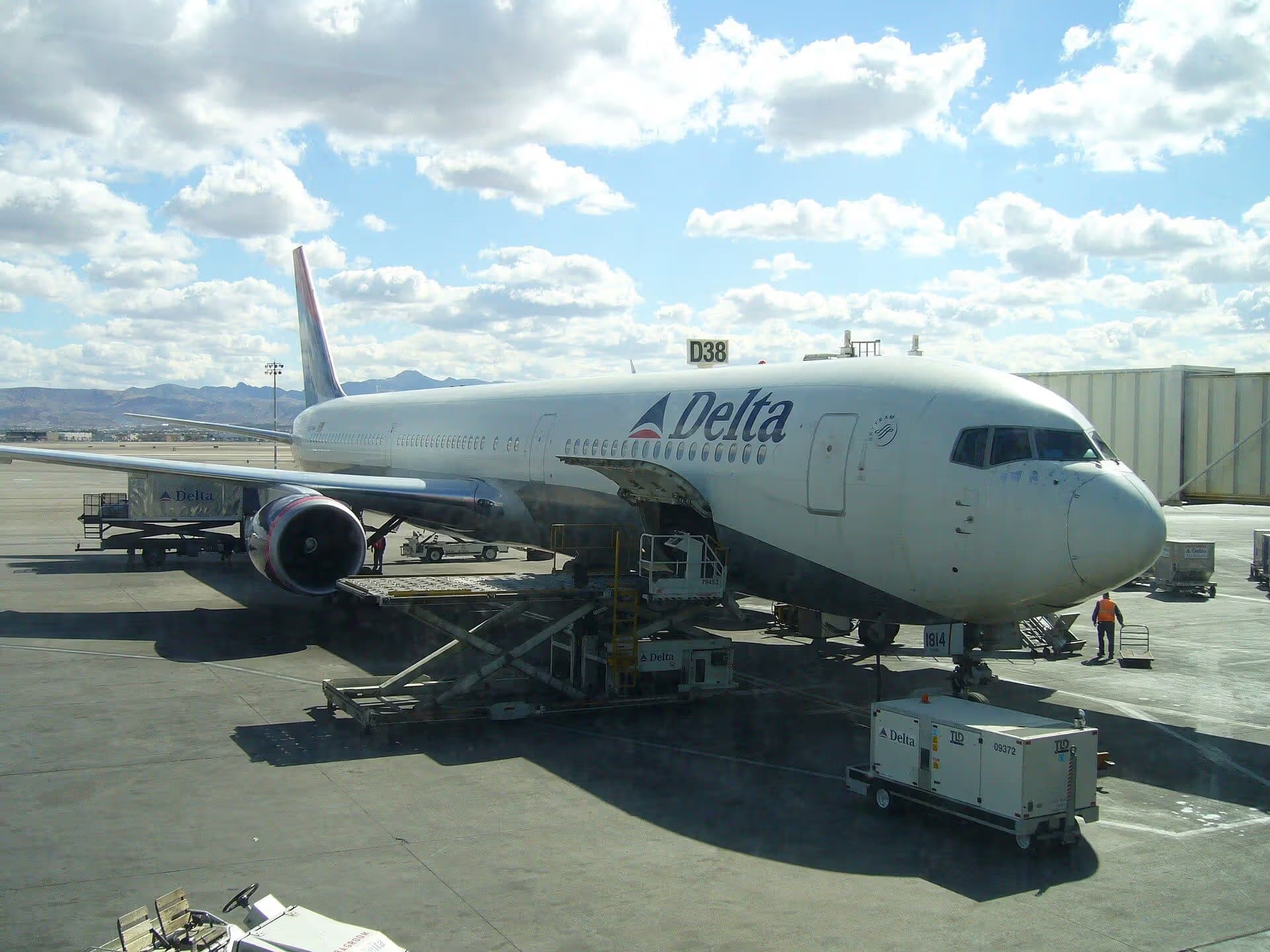 N838MH — Boeing