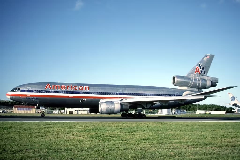 N119AA — Douglas
