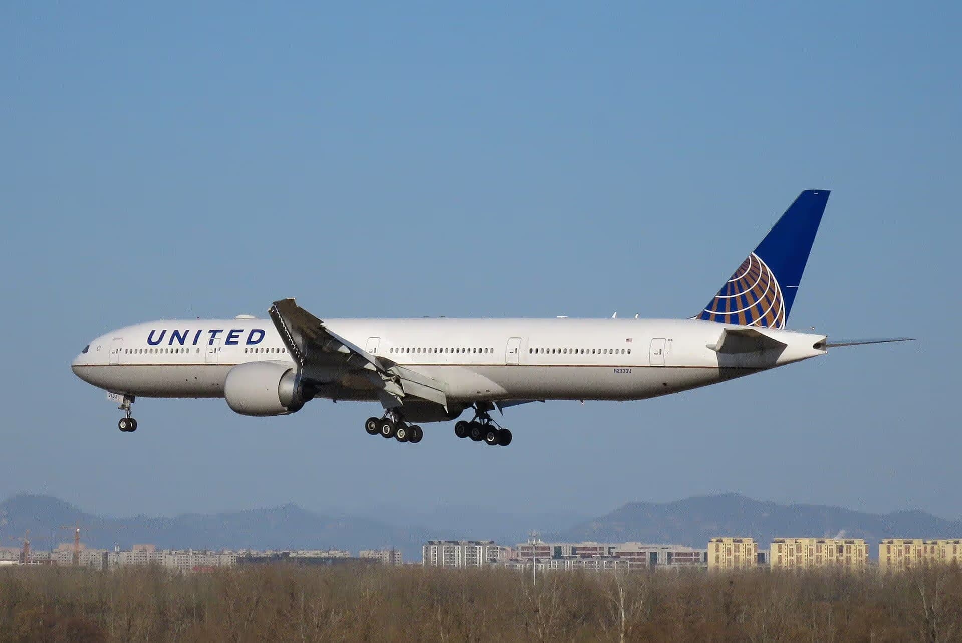 N2333U — Boeing
