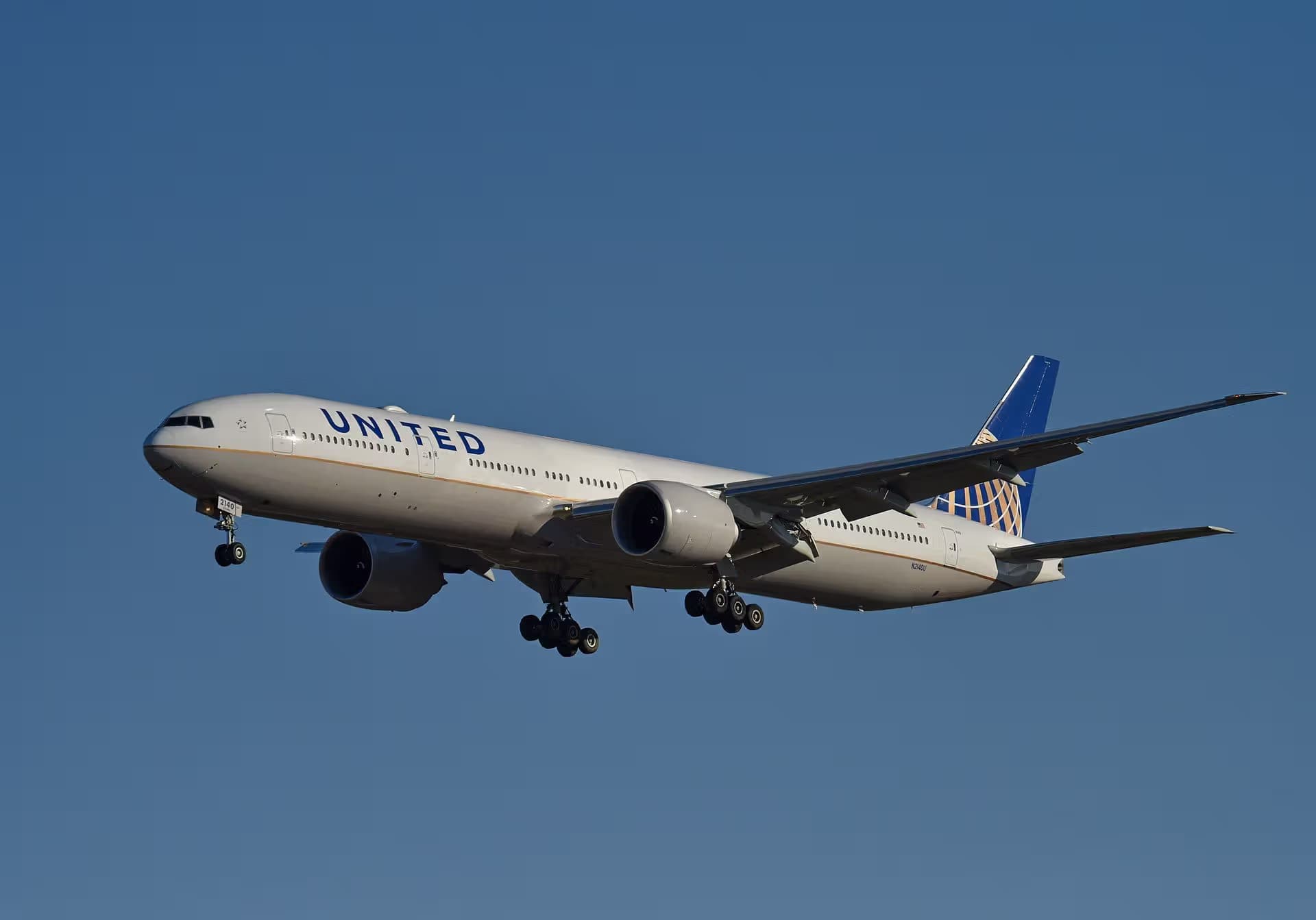 N2140U — Boeing