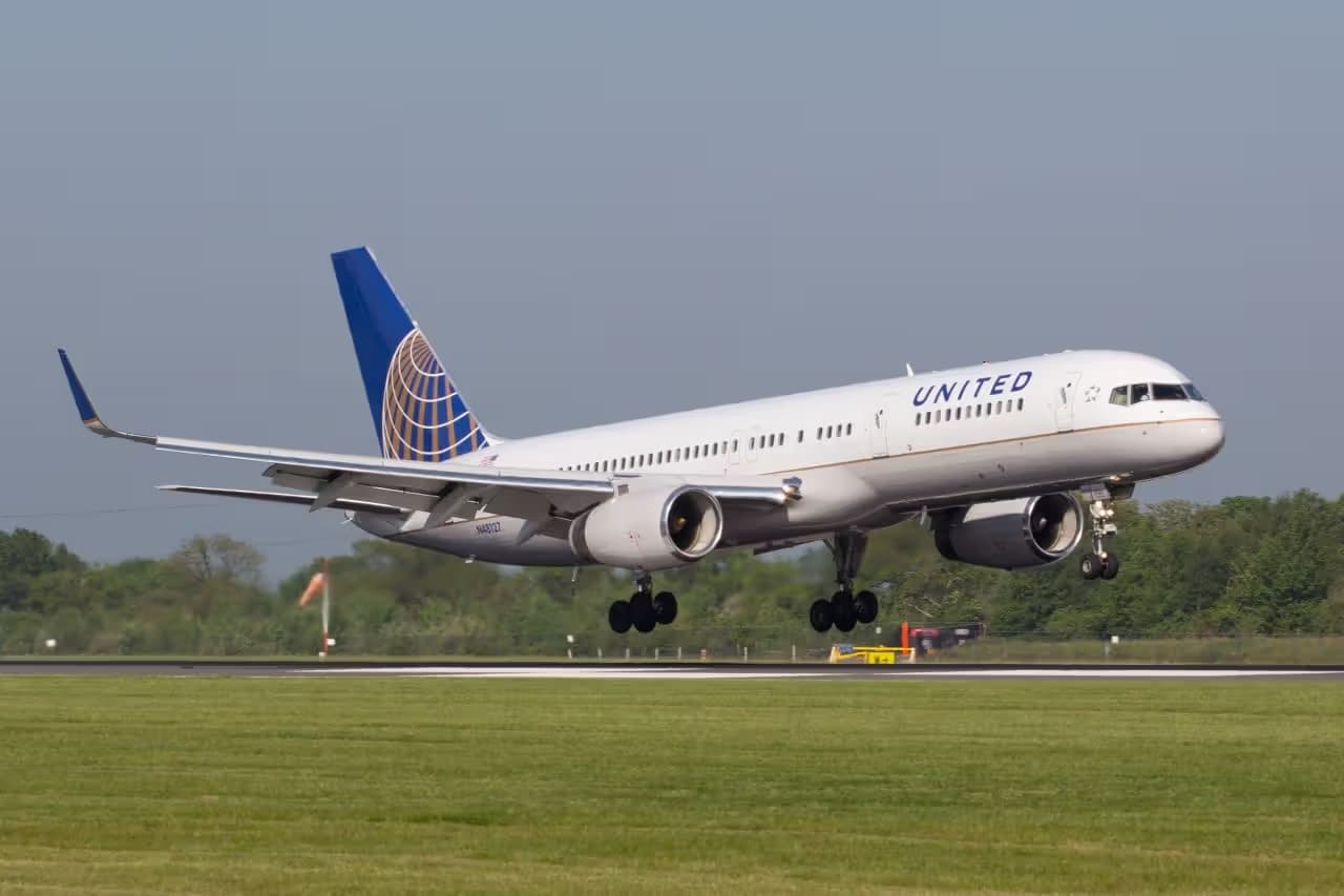 N48127 — Twin-engine aircraft