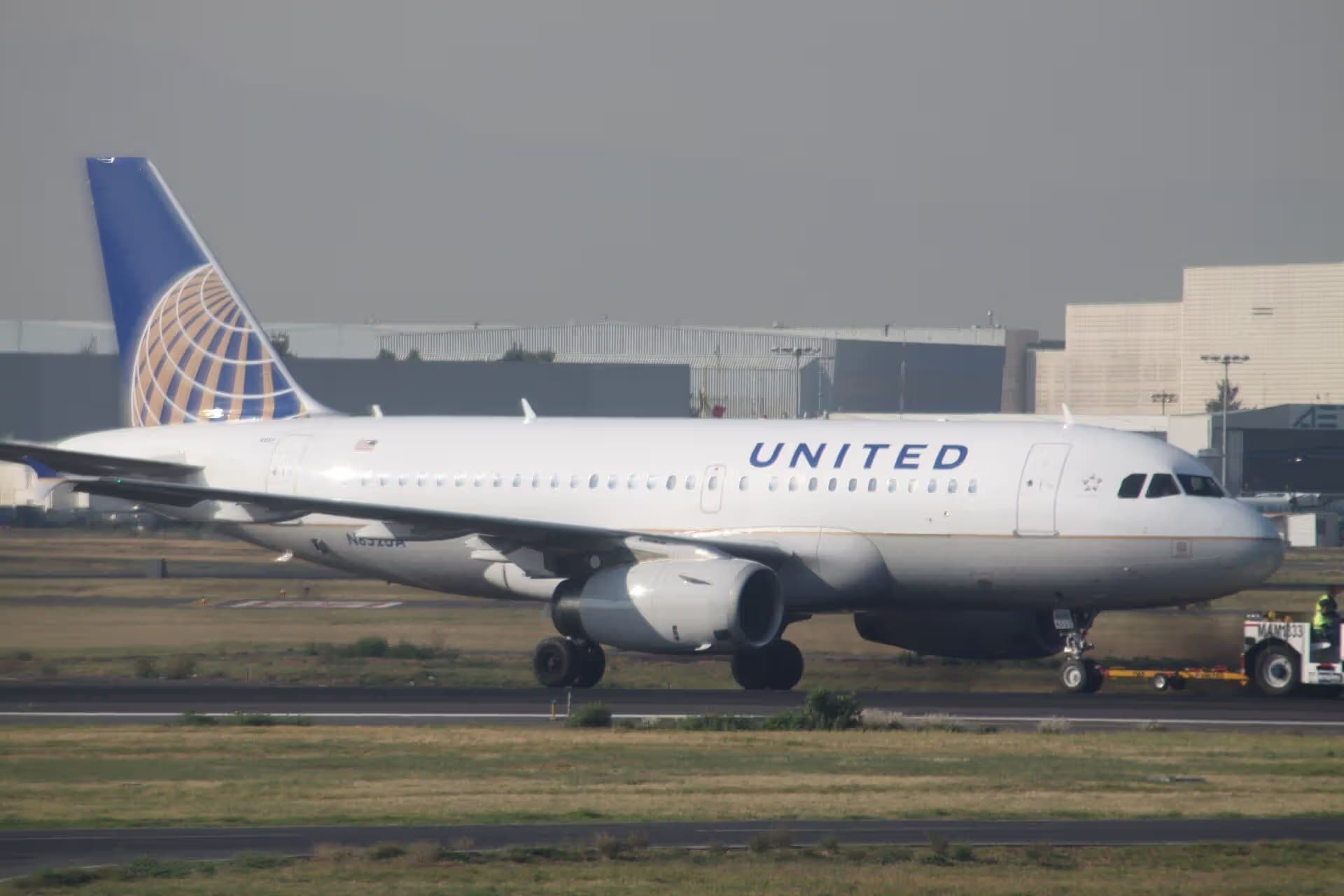 N852UA — Airbus