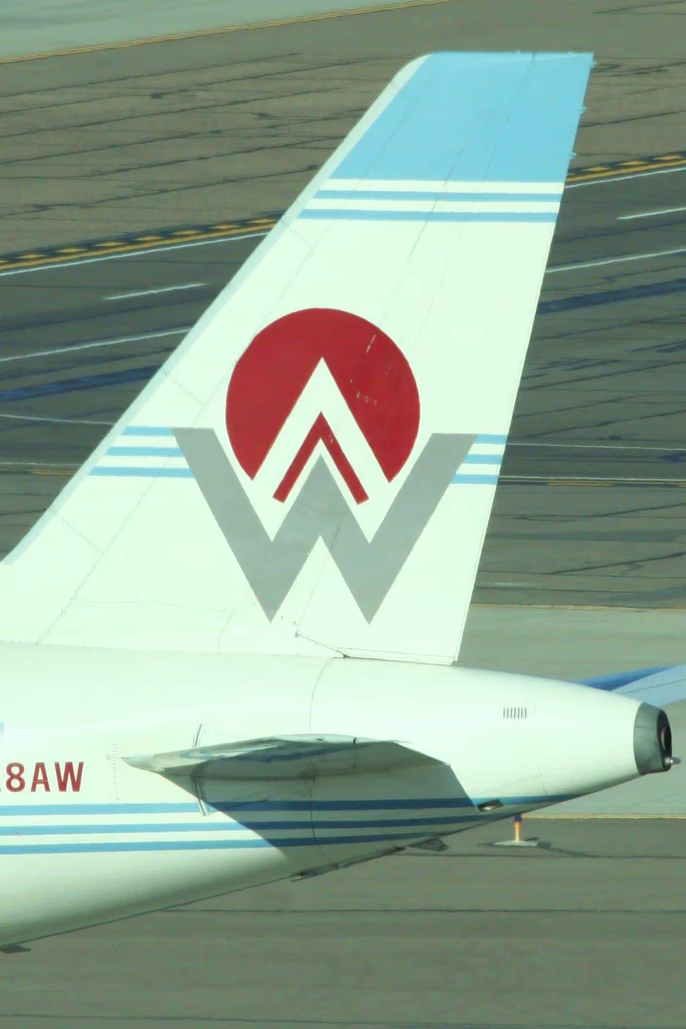 N828AW — Airbus