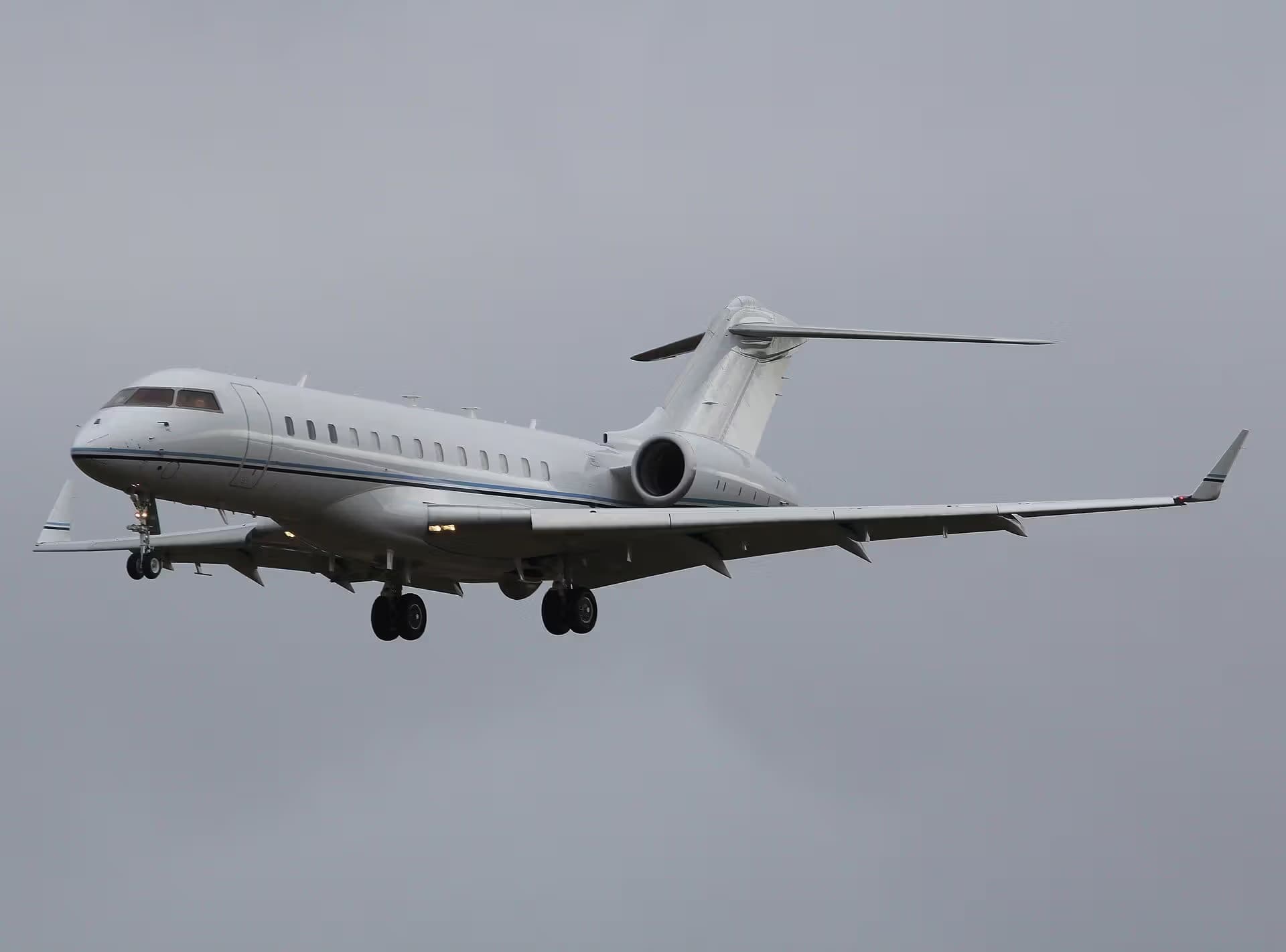 Unidentified — Business jet