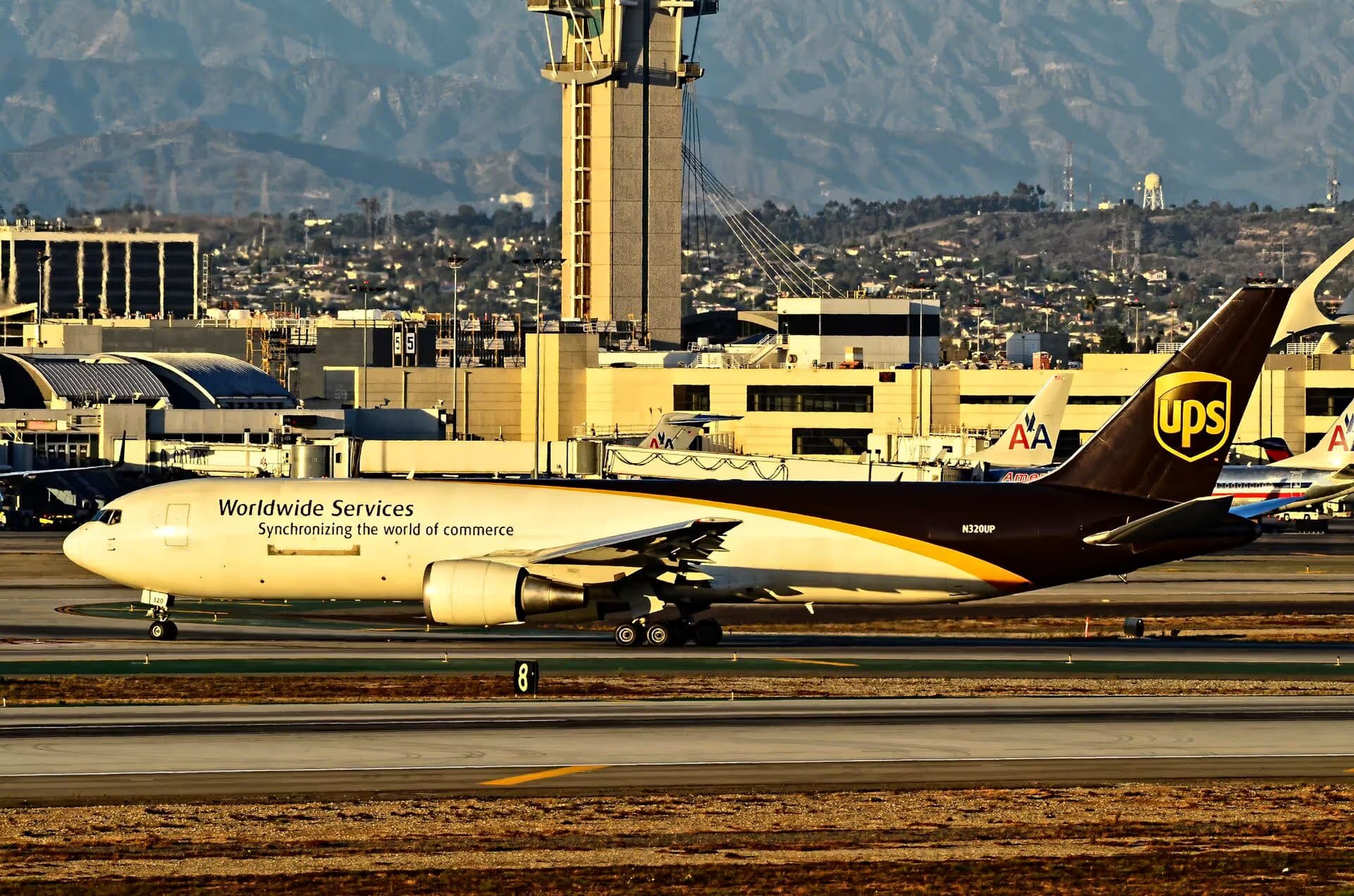 N320UP — Boeing