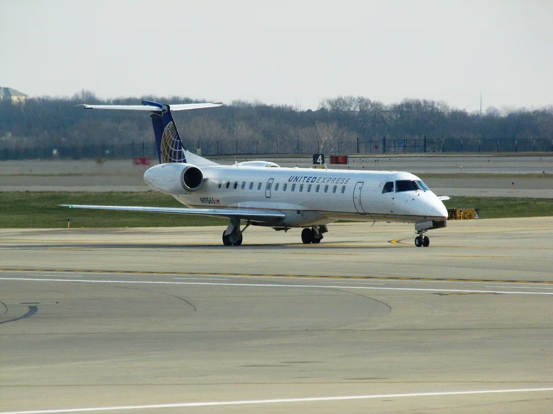 N11565 — Embraer