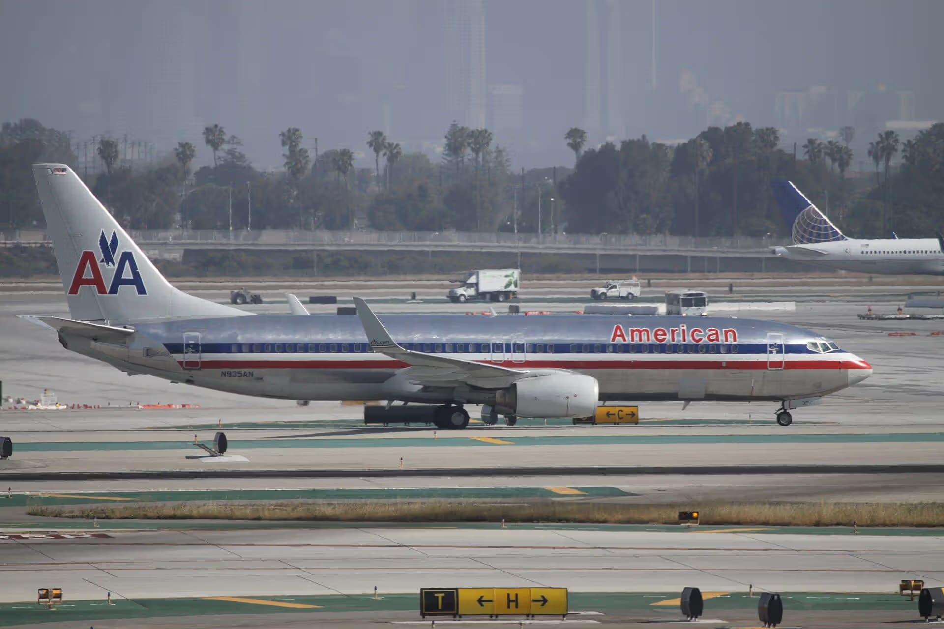 N935AN — Boeing