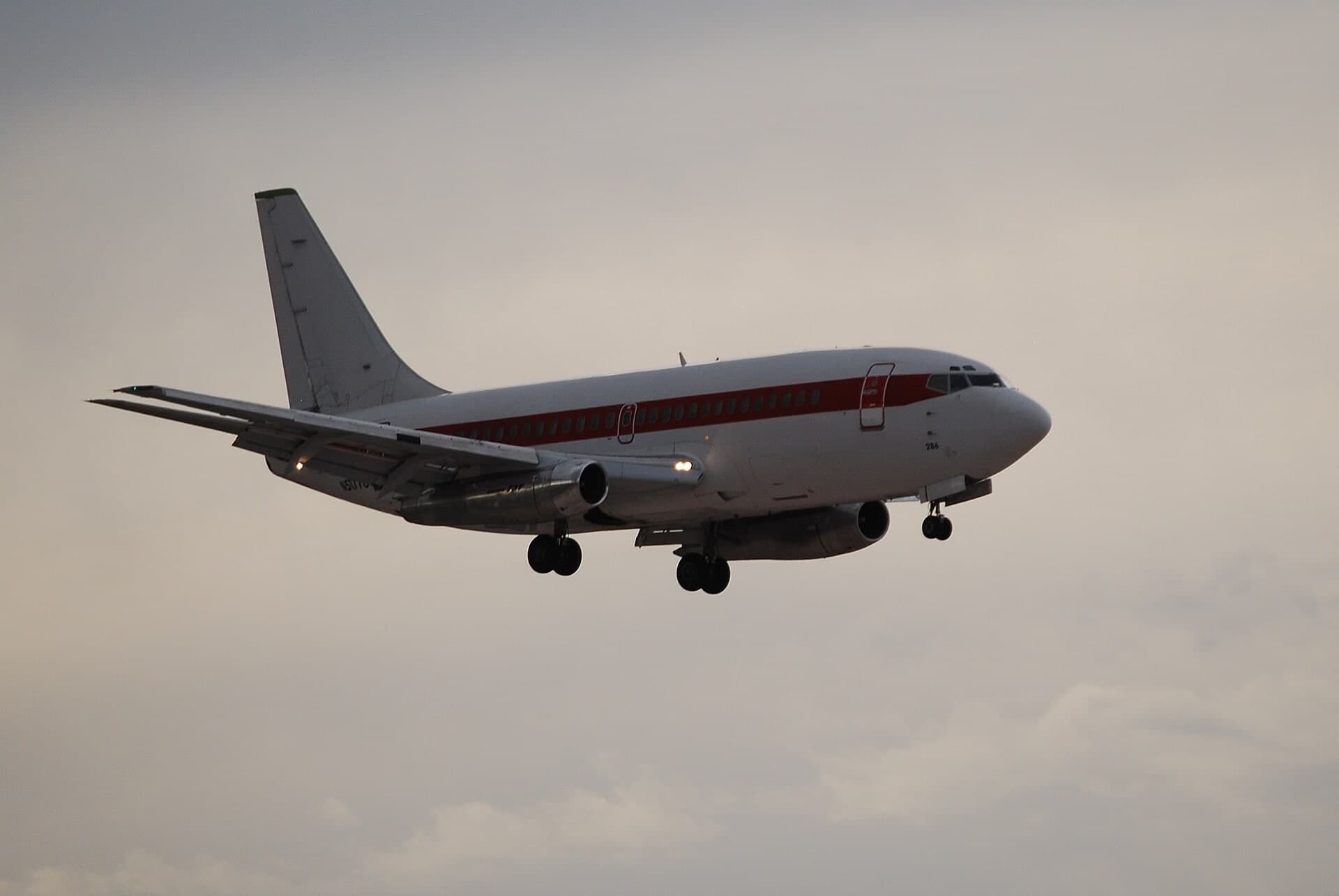 N5177C — Twin-engine aircraft
