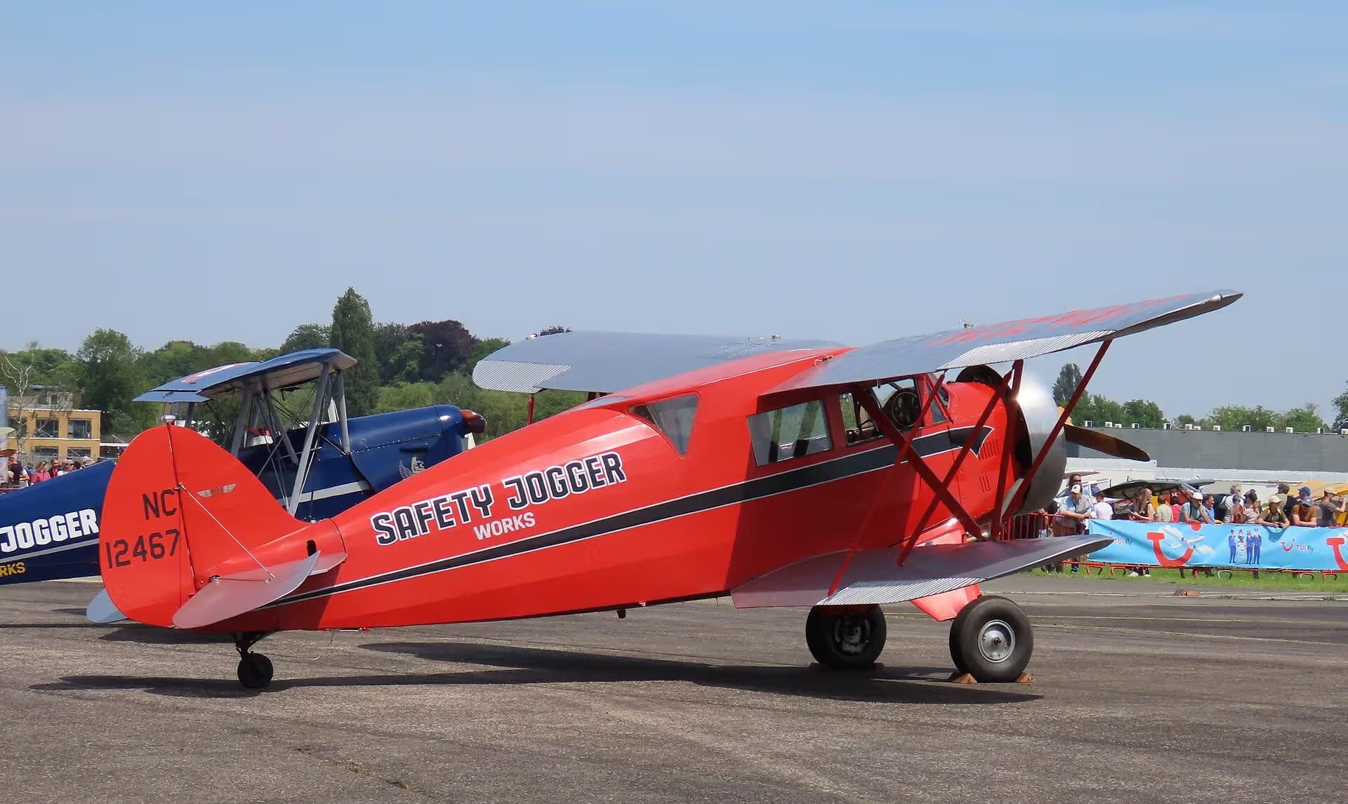 Unidentified — Single-engine aircraft