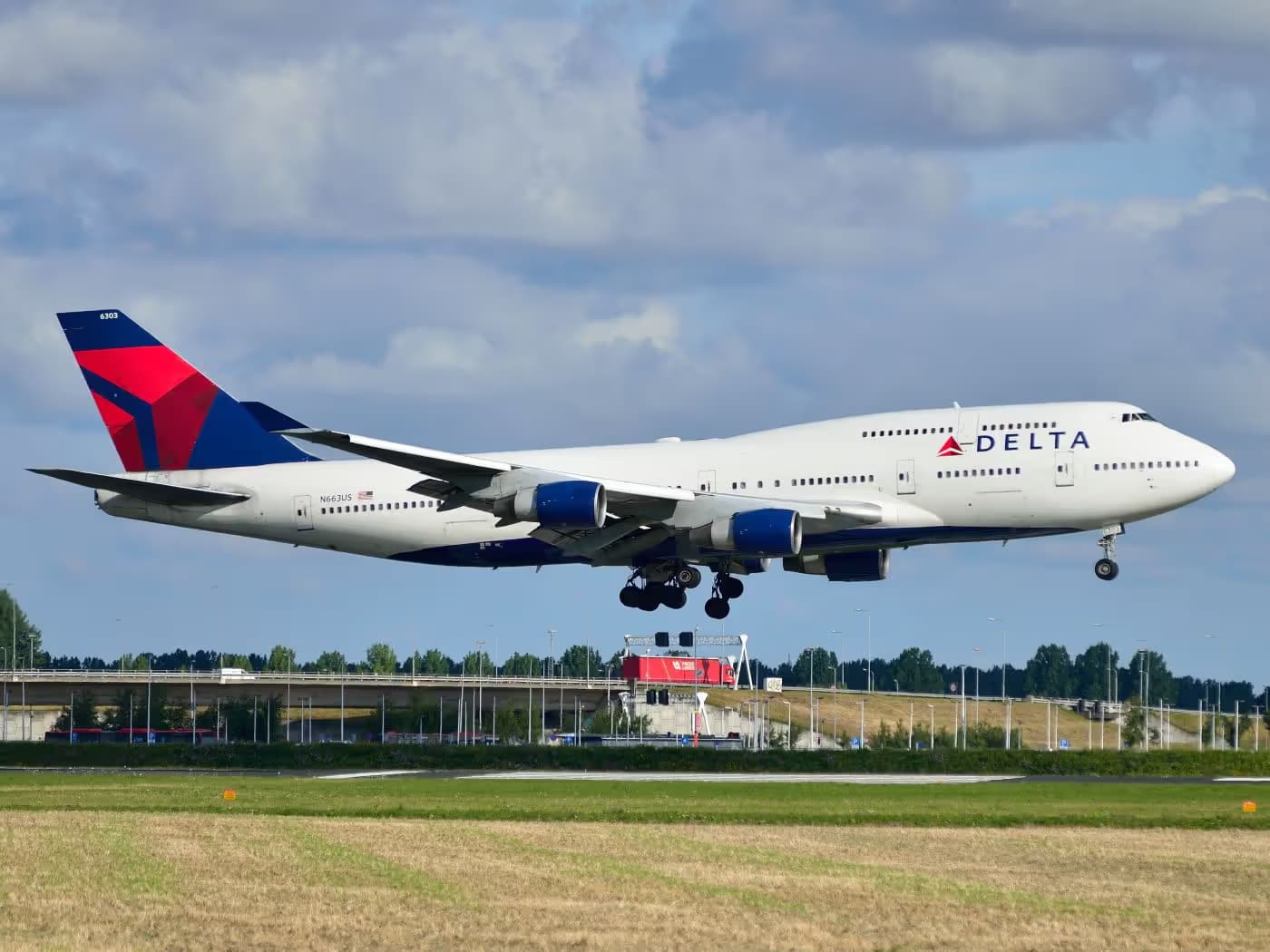 N663US — Boeing