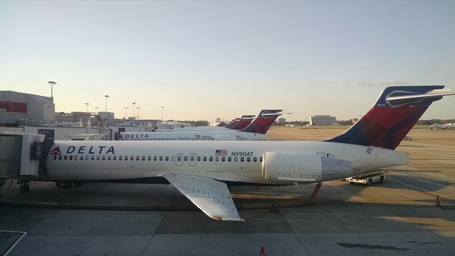 N990AT — Boeing