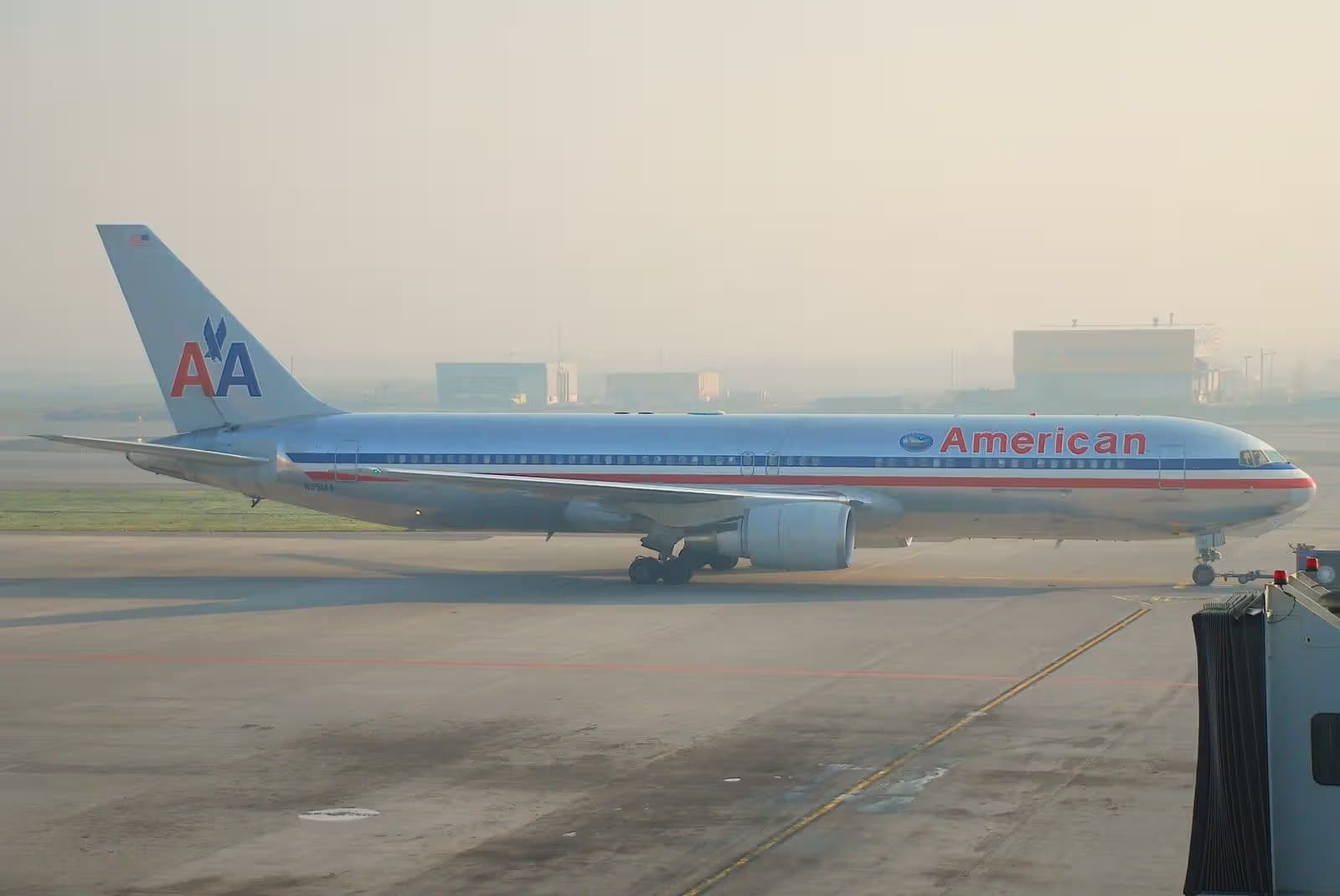 N351AA — Twin-engine aircraft