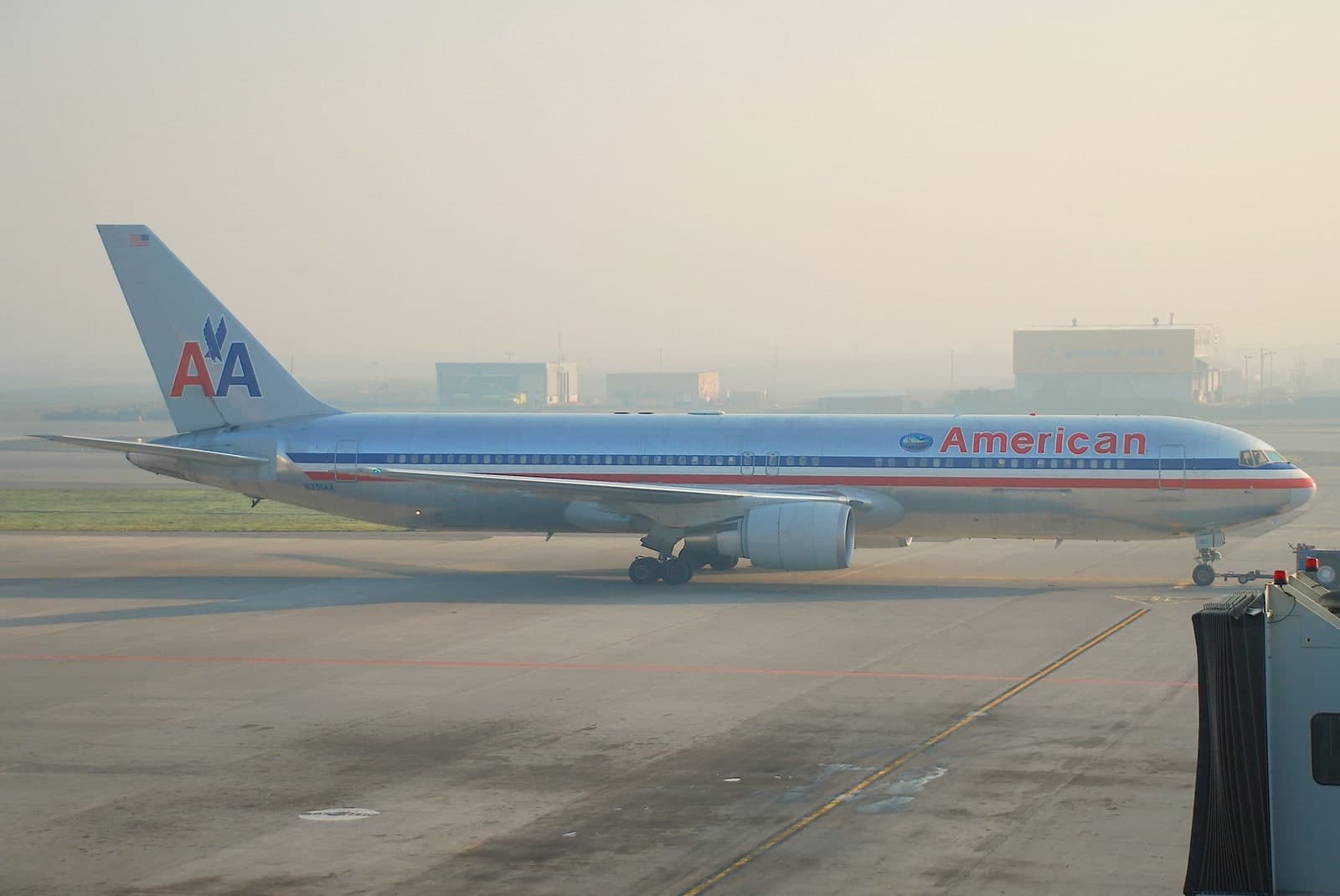 N351AA — Twin-engine aircraft