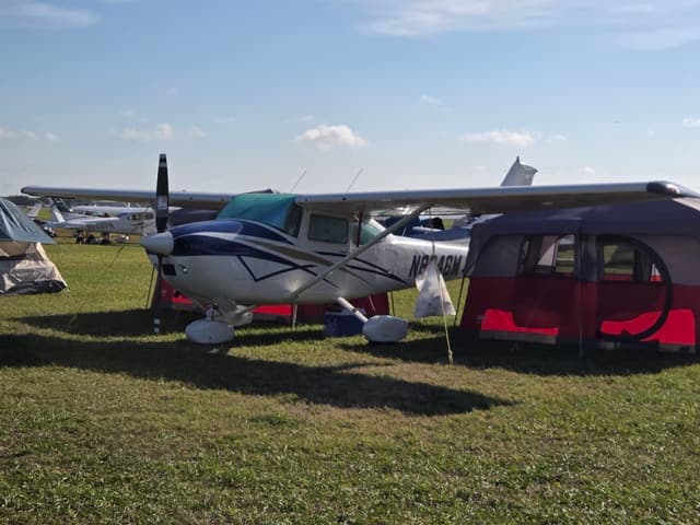 N8048M - Cessna 182P