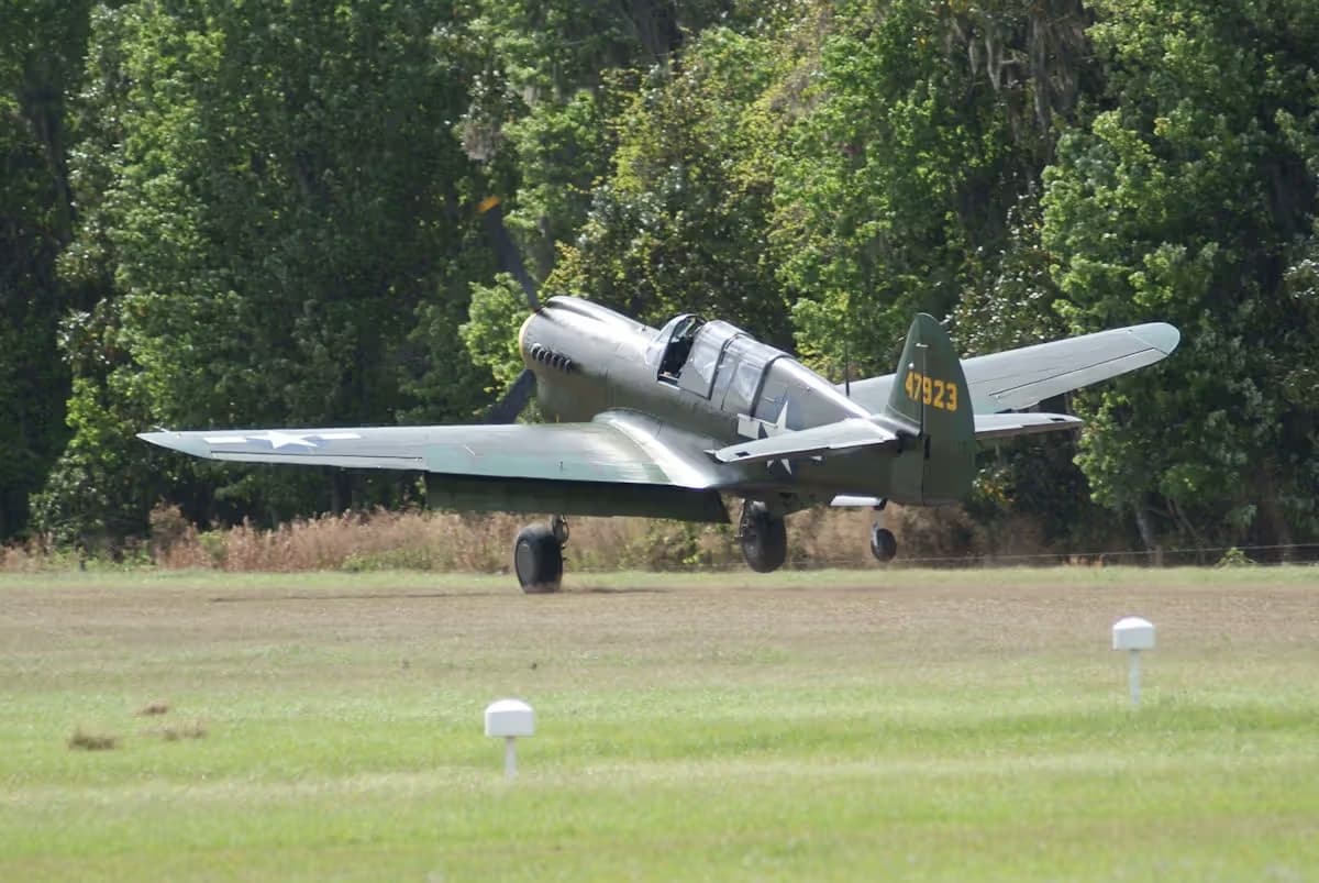 Unidentified — Single-engine aircraft