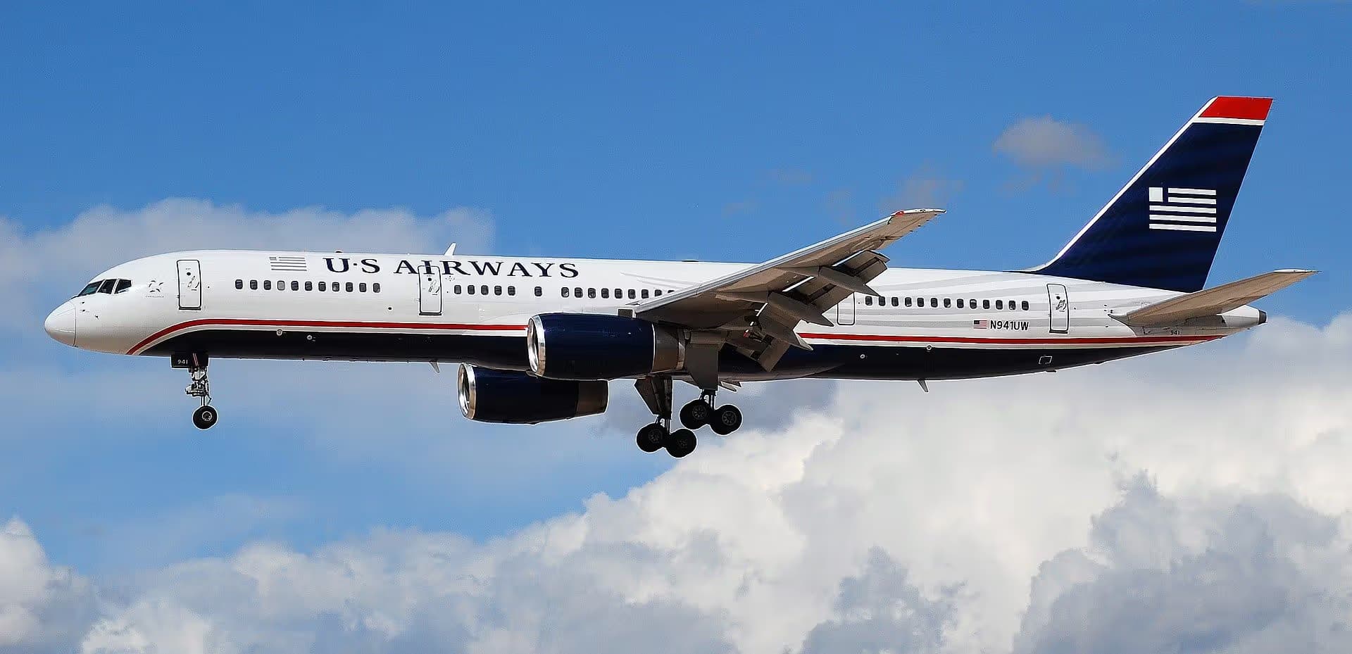 N941UW — Twin-engine aircraft