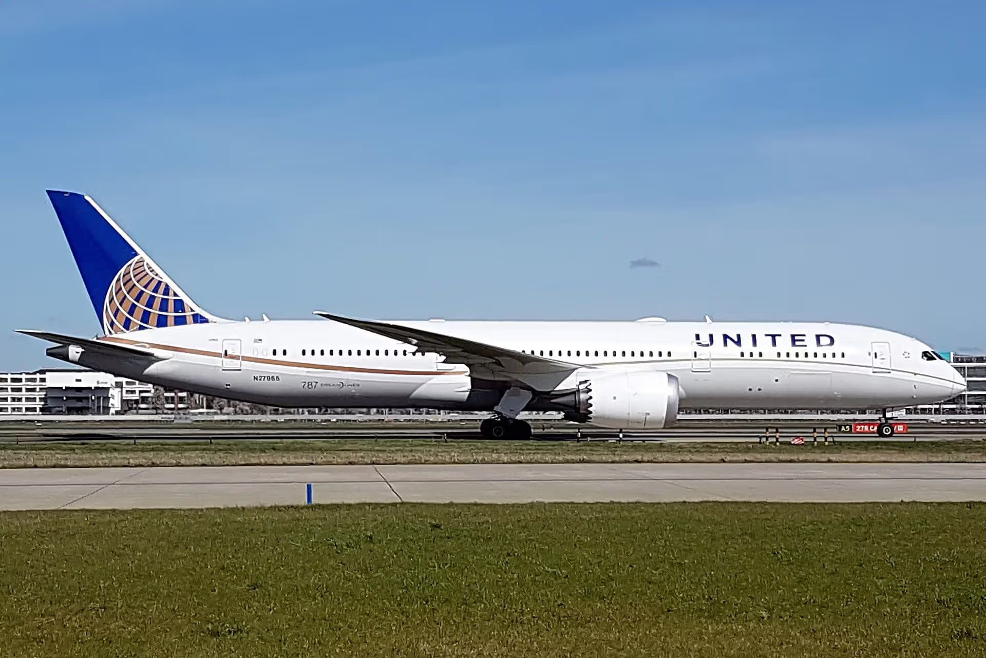 N27965 — Twin-engine aircraft
